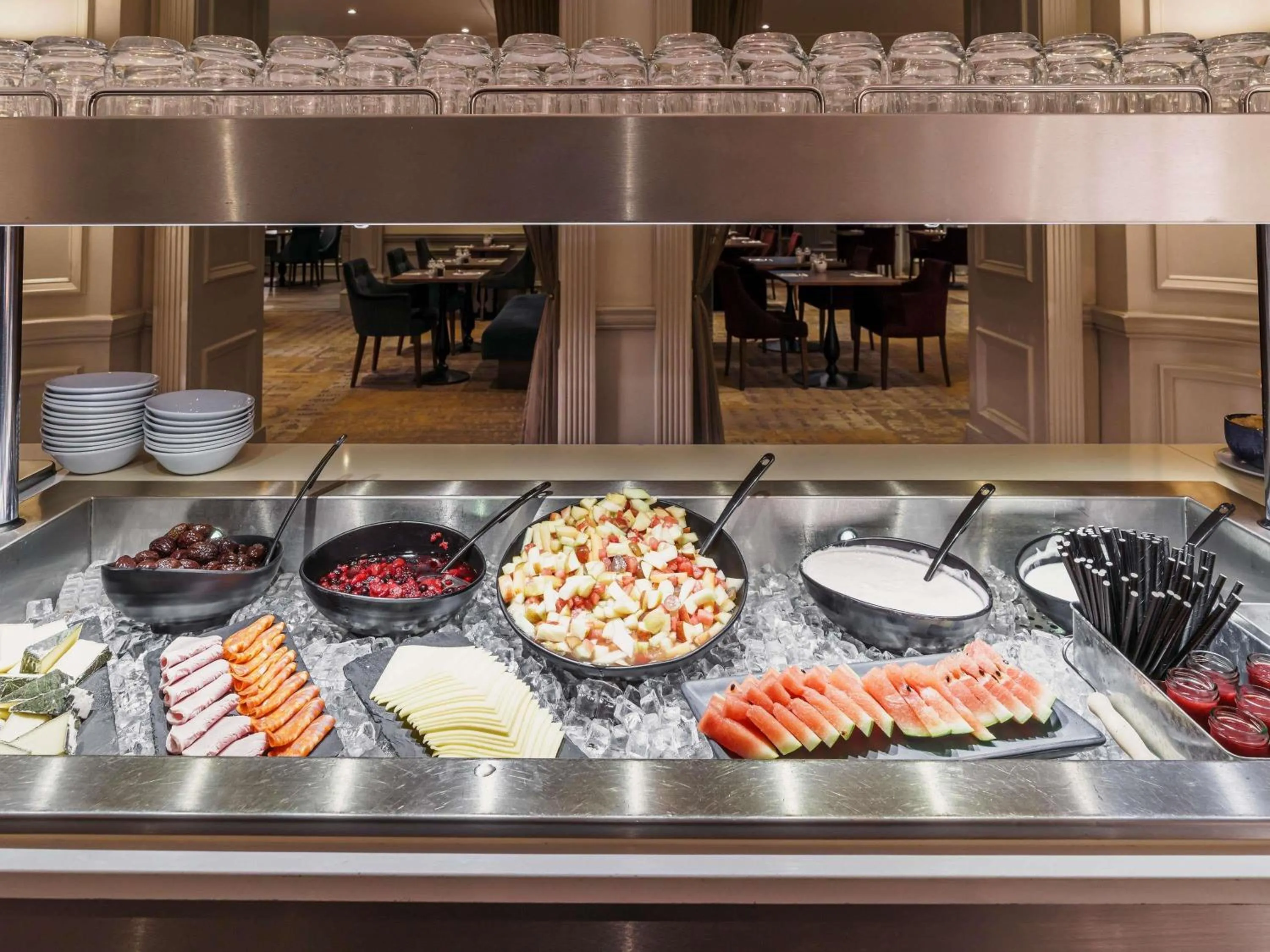 Breakfast in Mercure Exeter Southgate Hotel