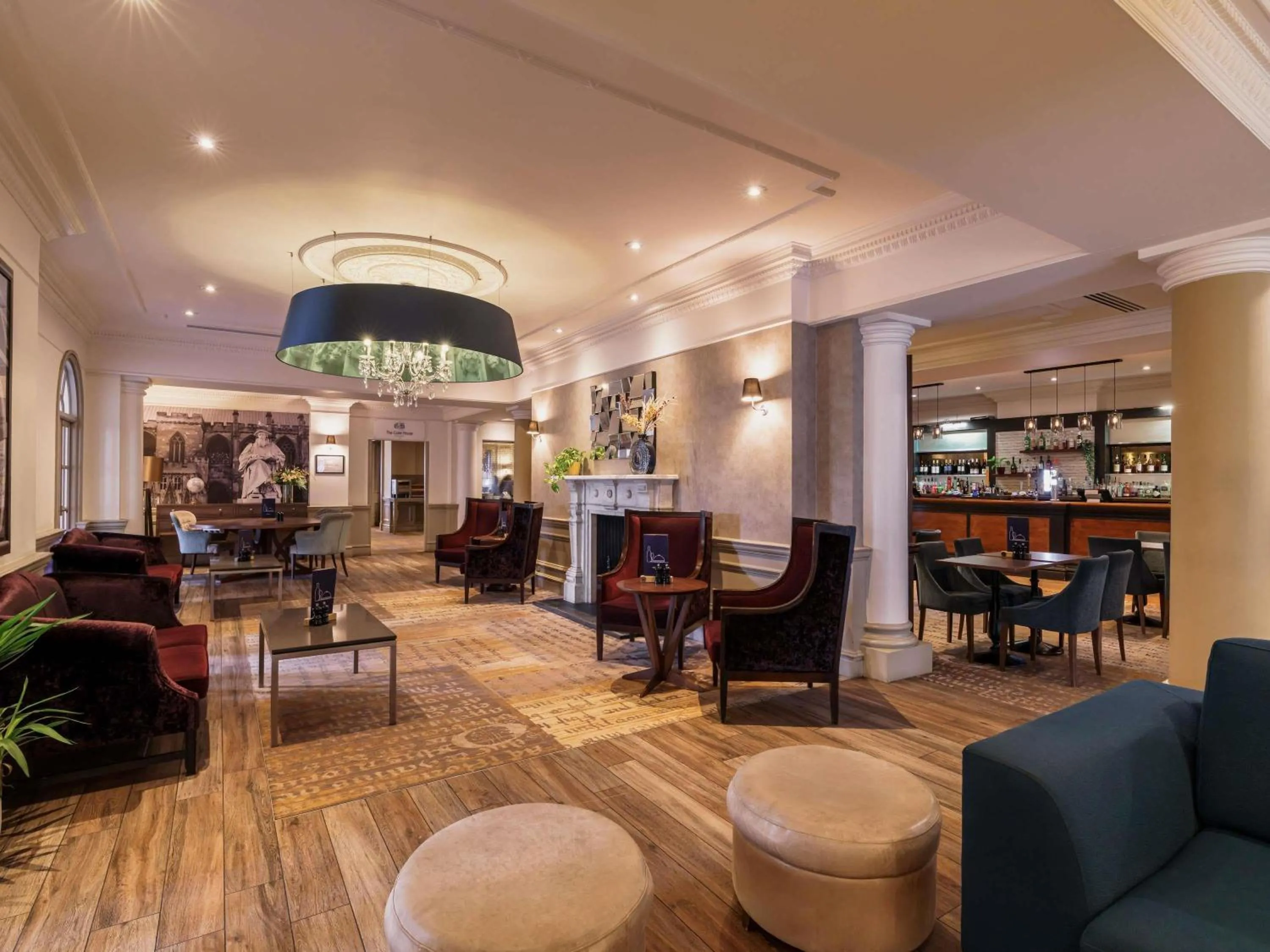 Lounge or bar in Mercure Exeter Southgate Hotel