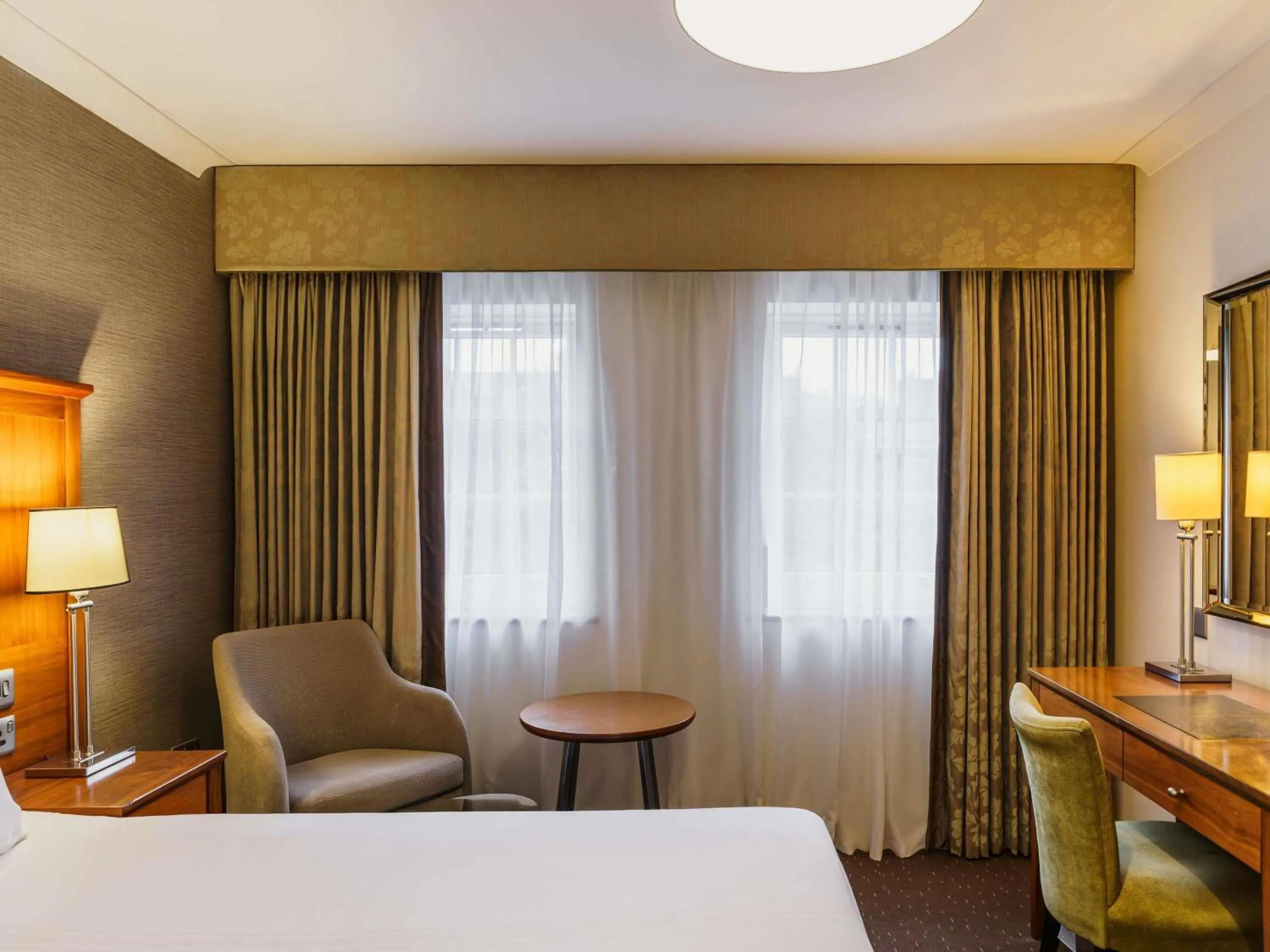 Bedroom, Bed in Mercure Exeter Southgate Hotel