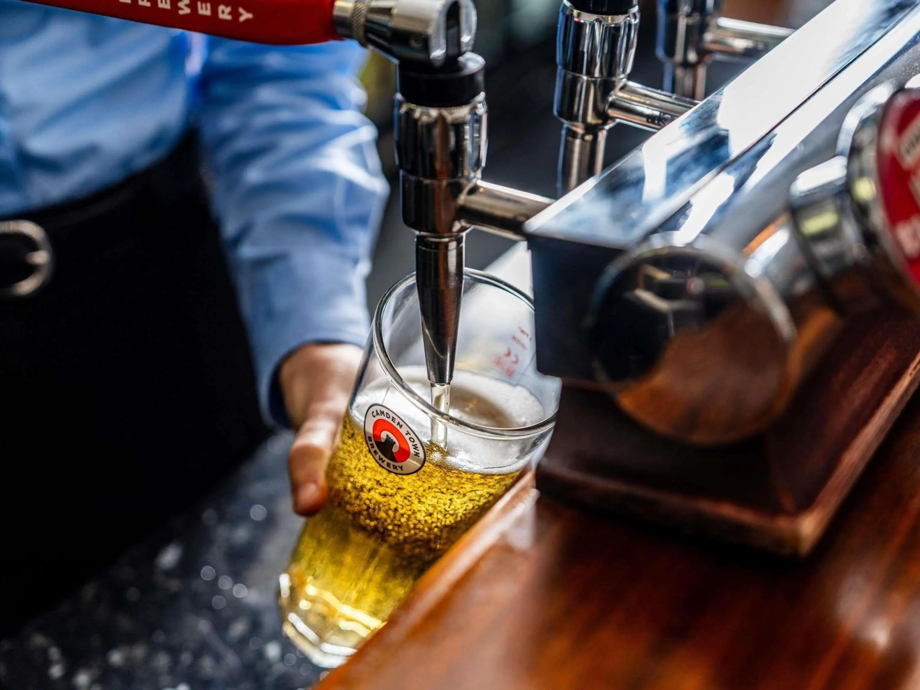 Lounge or bar in Mercure Exeter Southgate Hotel