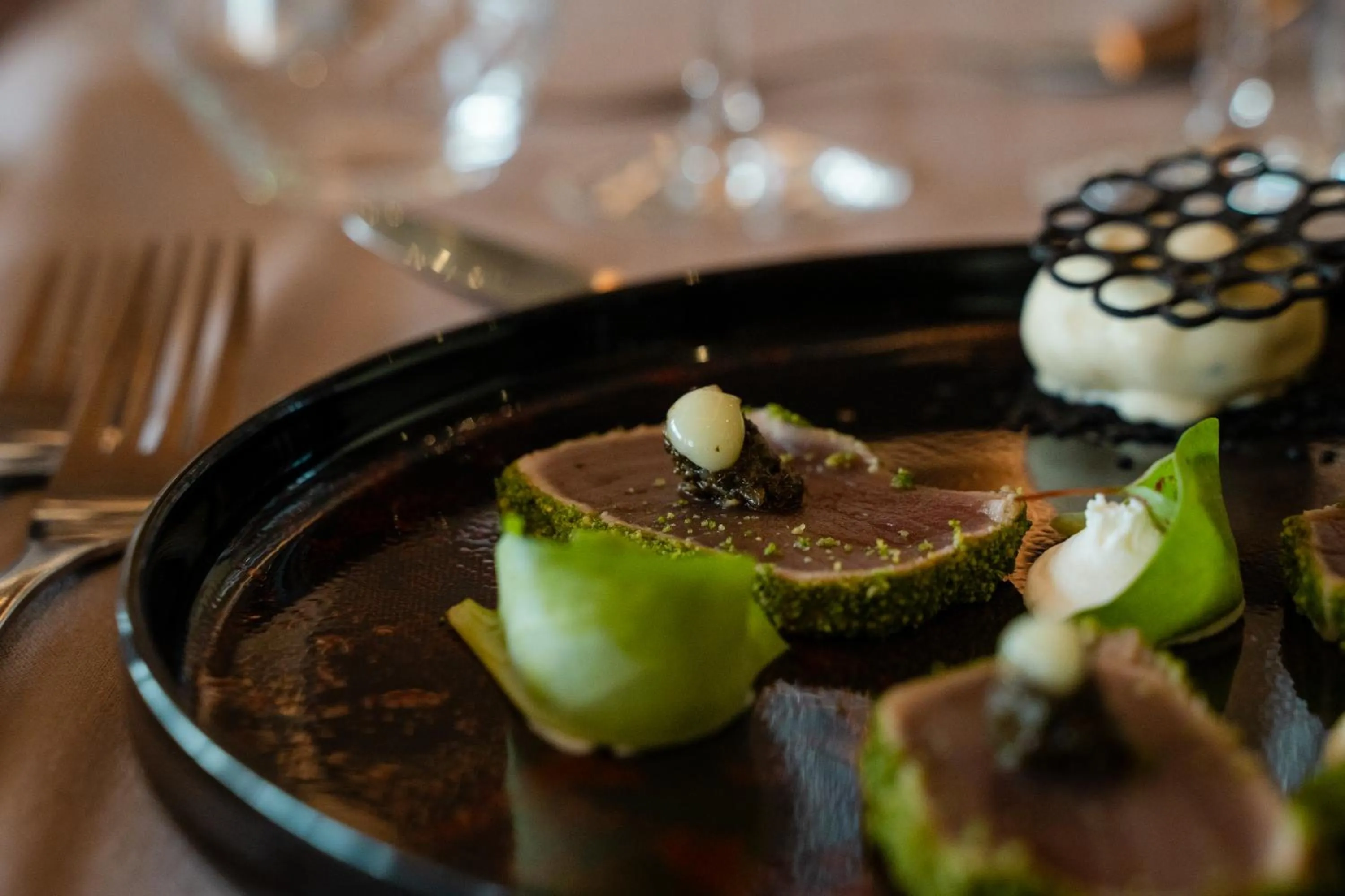 Restaurant/places to eat in Hôtel Le Manoir du Roselier