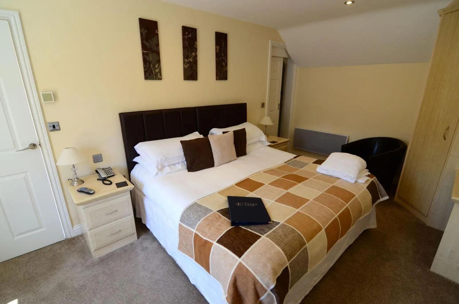 Bed in Ellerby Country Inn