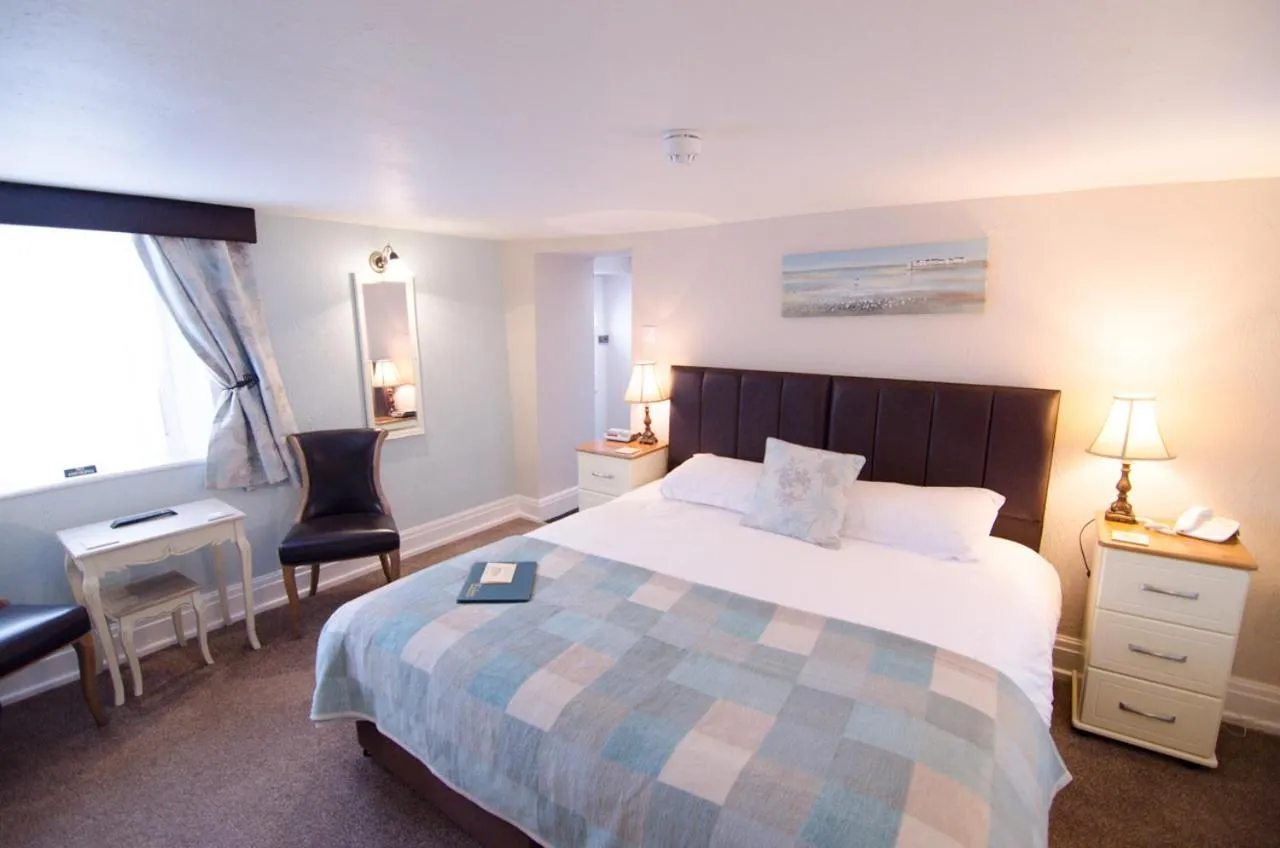 Bedroom, Bed in Ellerby Country Inn