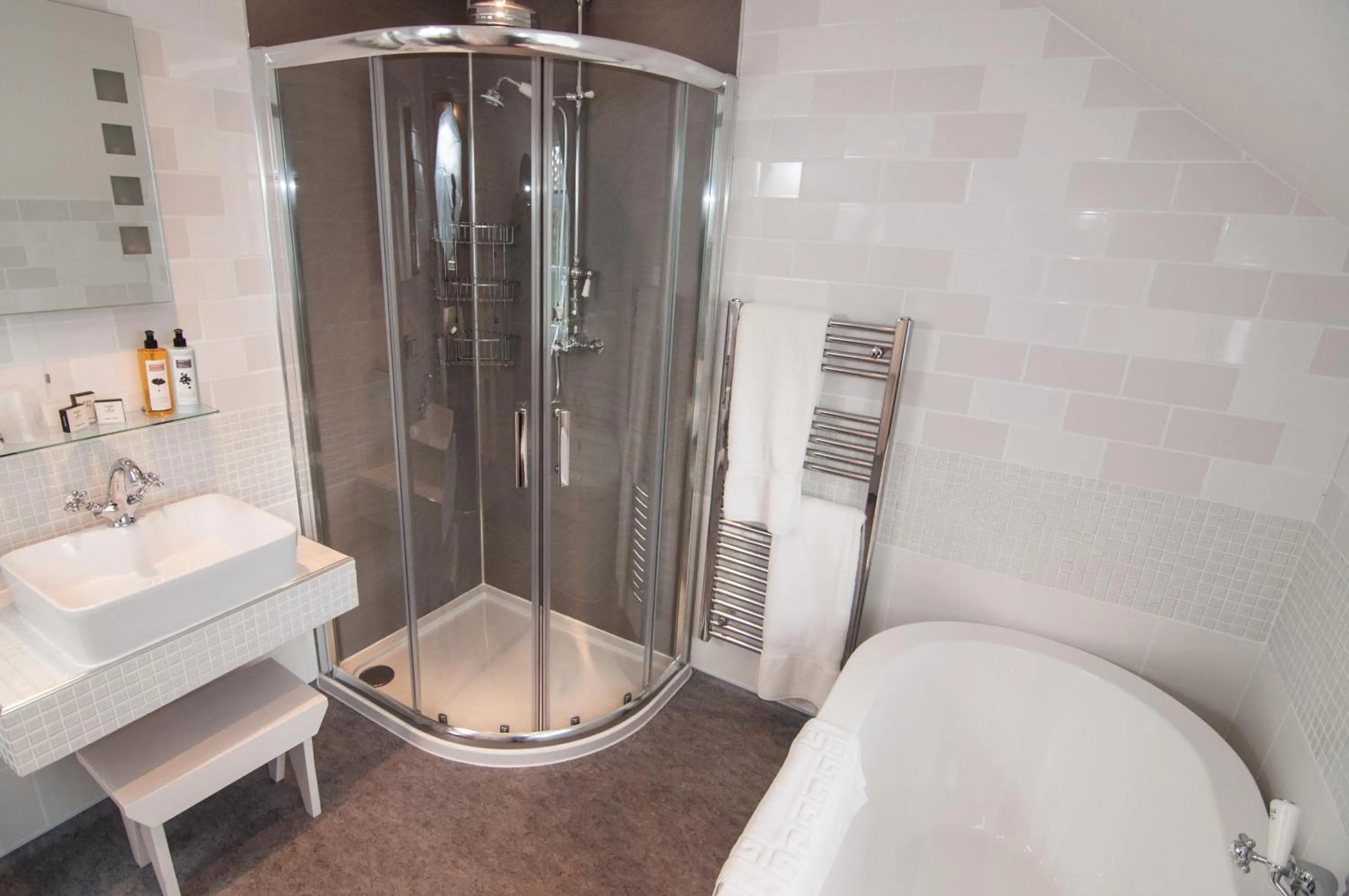 Bathroom in Ellerby Country Inn