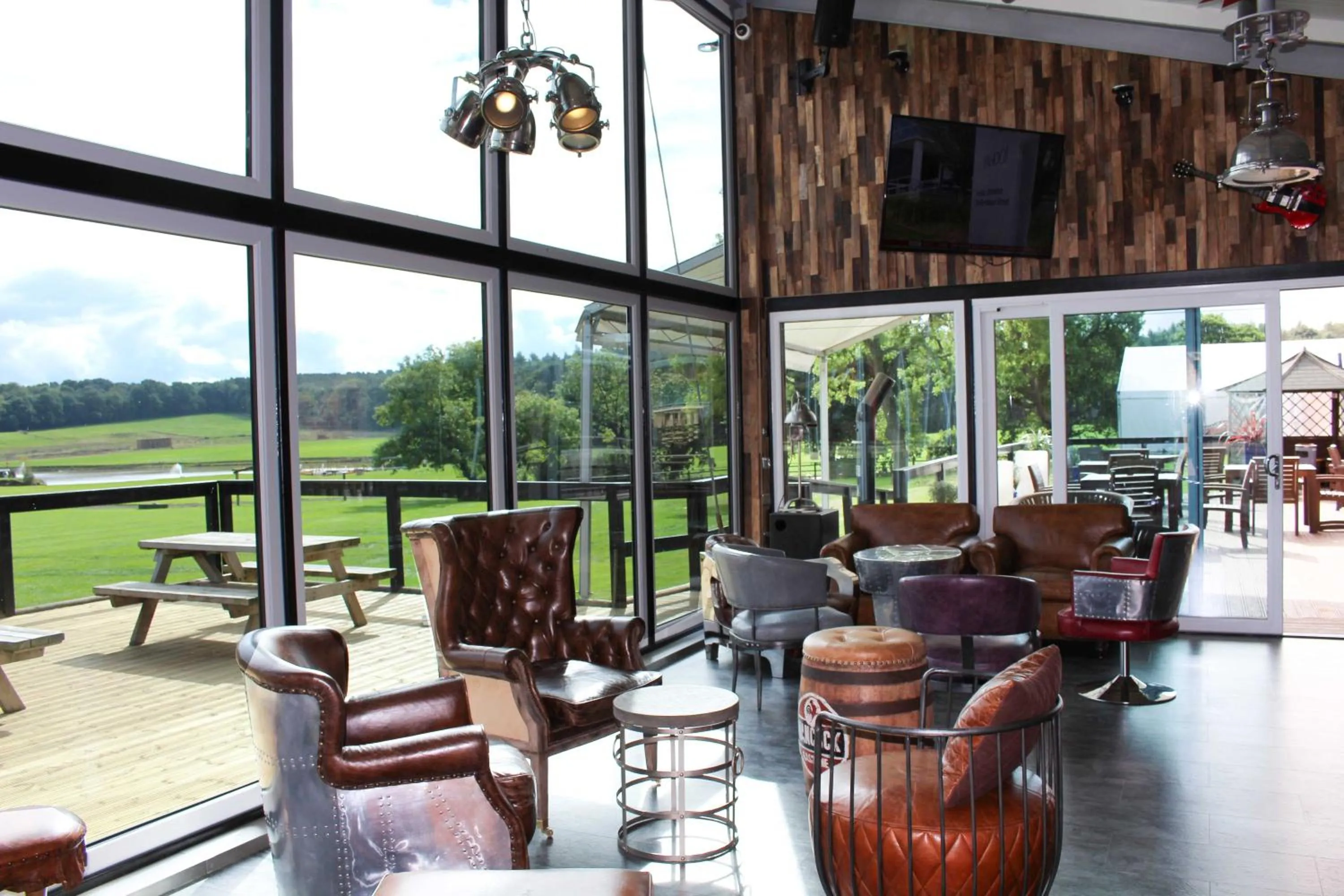 Restaurant/places to eat in Old Hall House, NEC