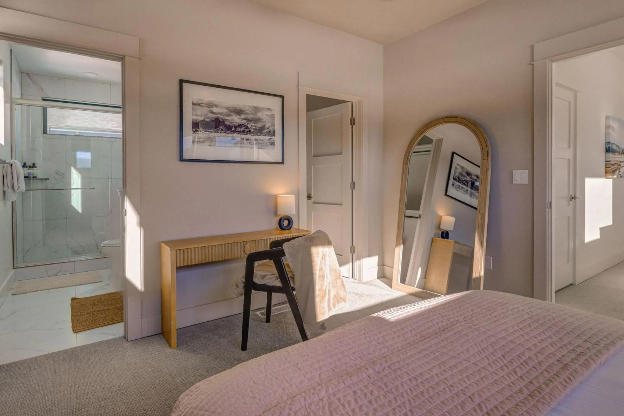 Bedroom, Bed in Aspects Big Sky