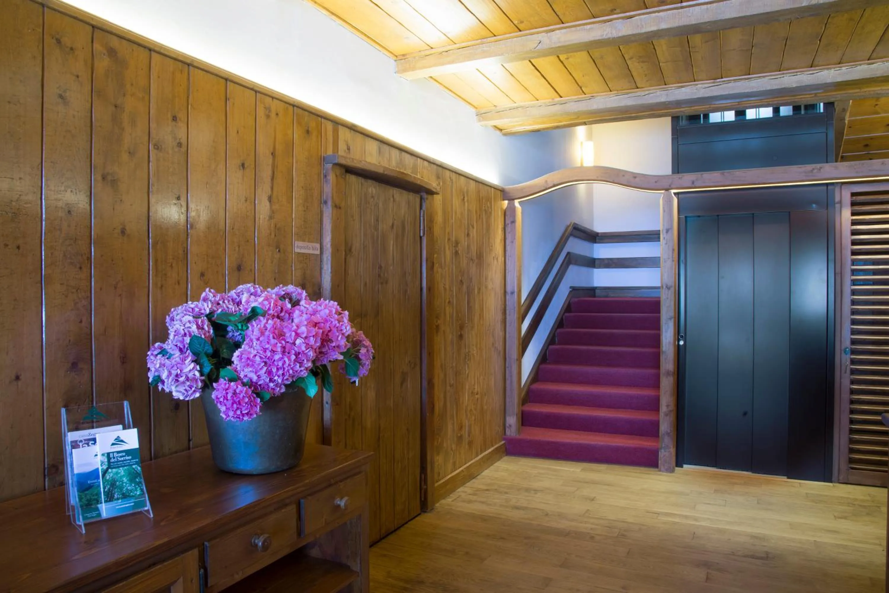 Lobby or reception in Albergo Ristorante Bucaneve