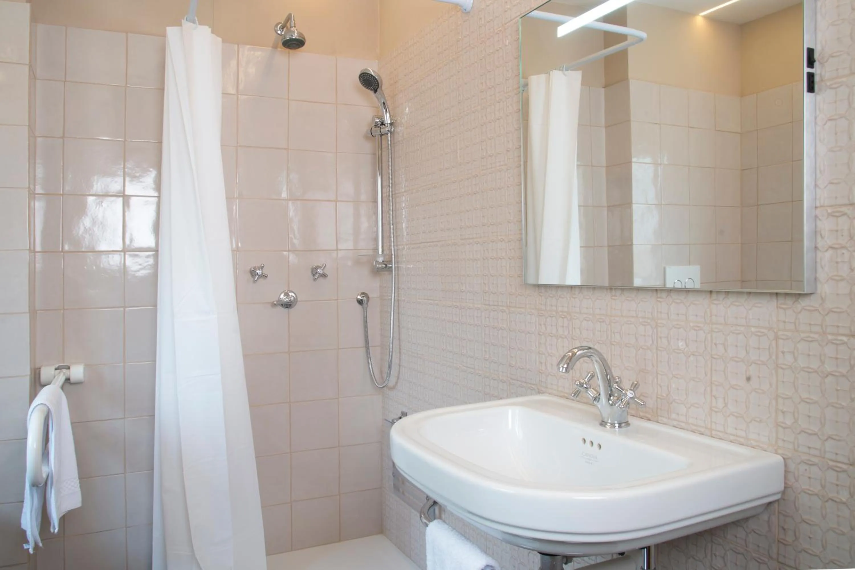 Shower in Albergo Ristorante Bucaneve