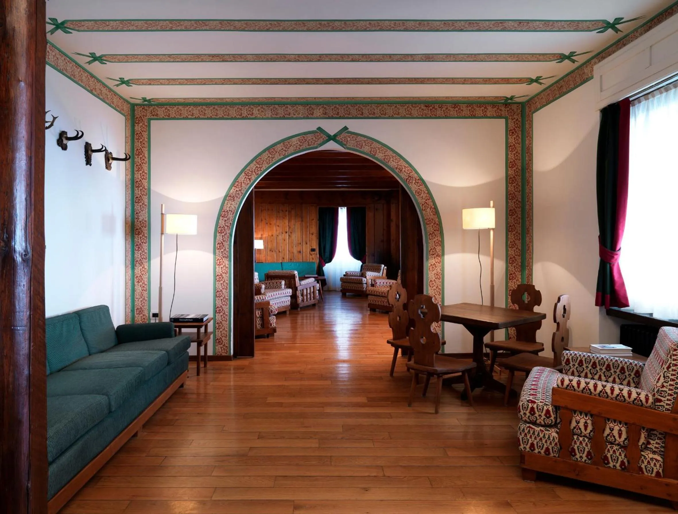 Communal lounge/ TV room in Albergo Ristorante Bucaneve