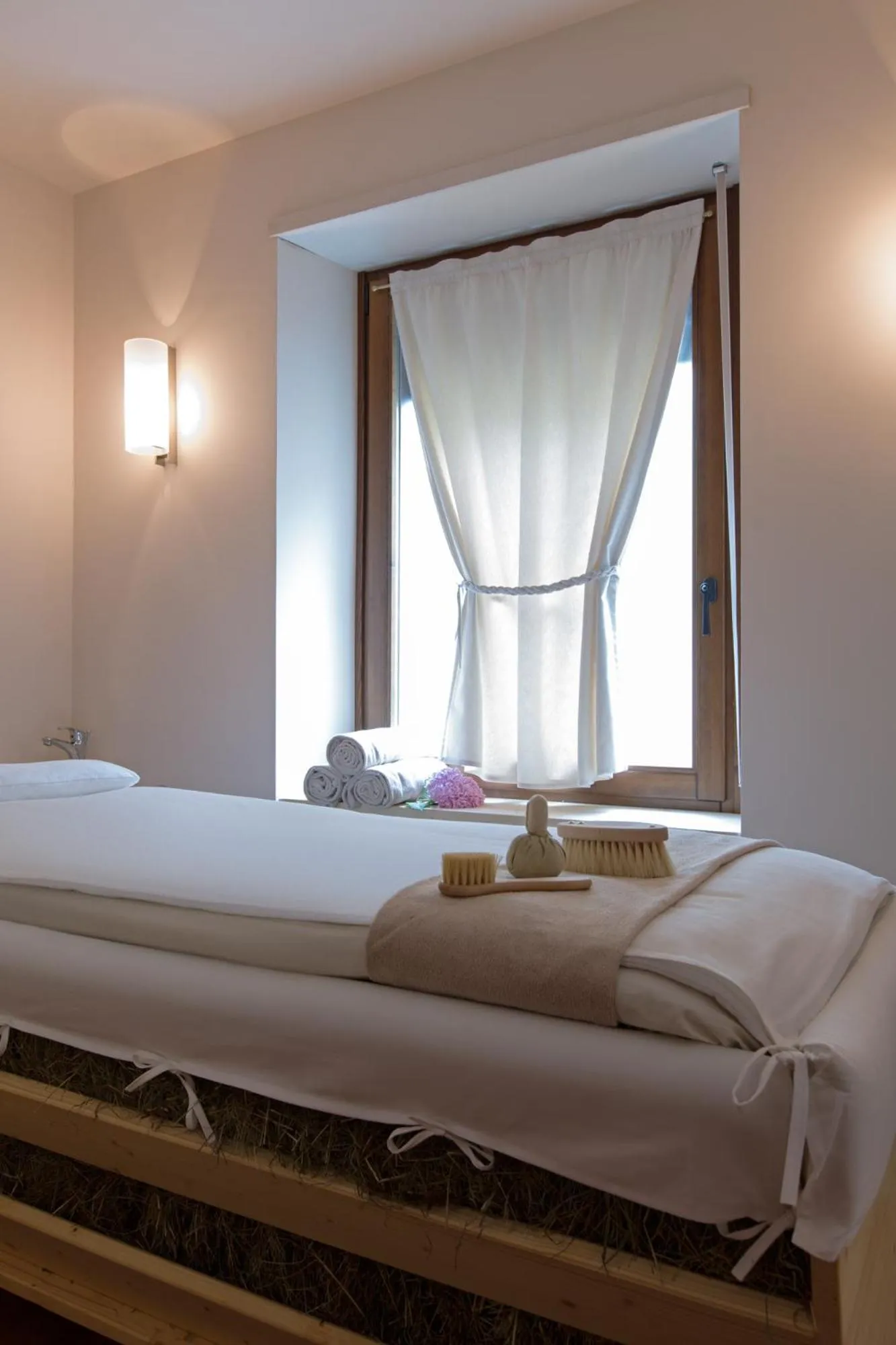 Massage, Bed in Albergo Ristorante Bucaneve