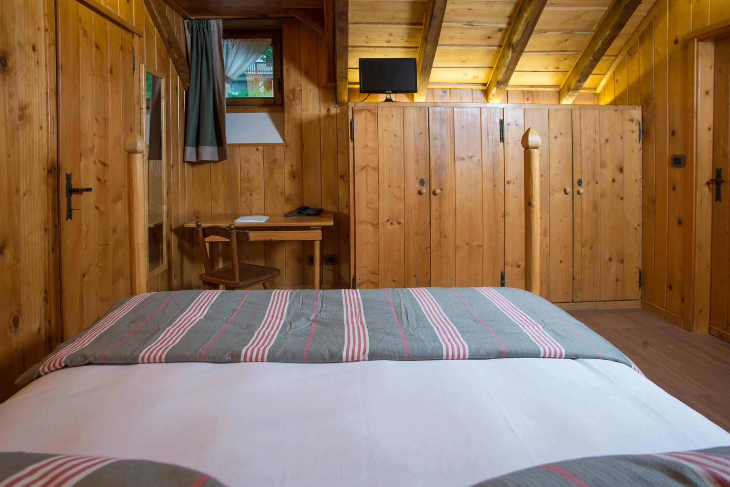 Bed in Albergo Ristorante Bucaneve