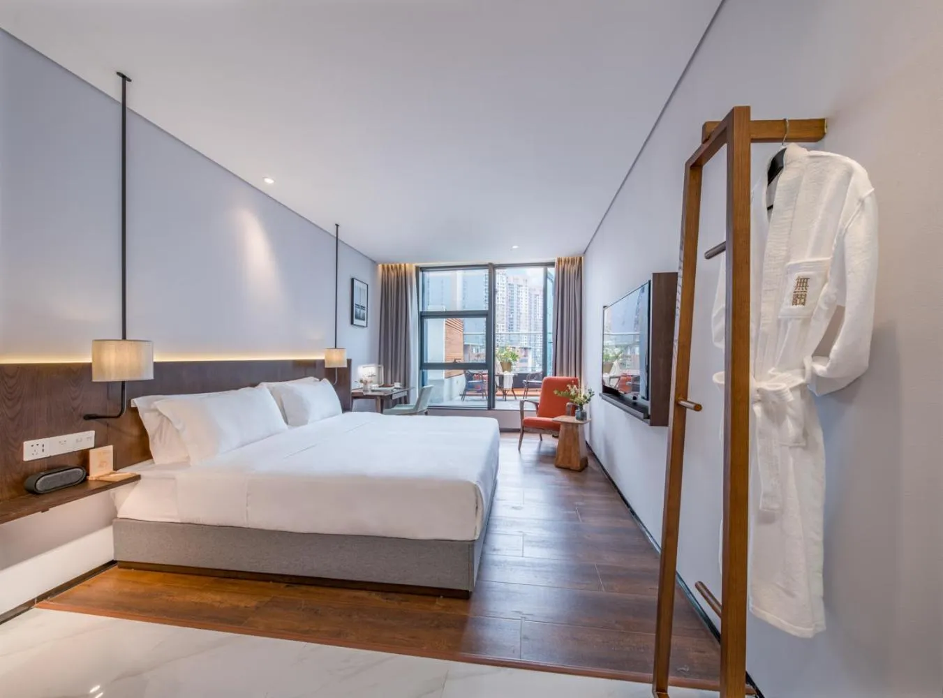 Photo of the whole room, Bed in Wuyu Hotel - Chongqing Jiangbei Airport & Light Rail