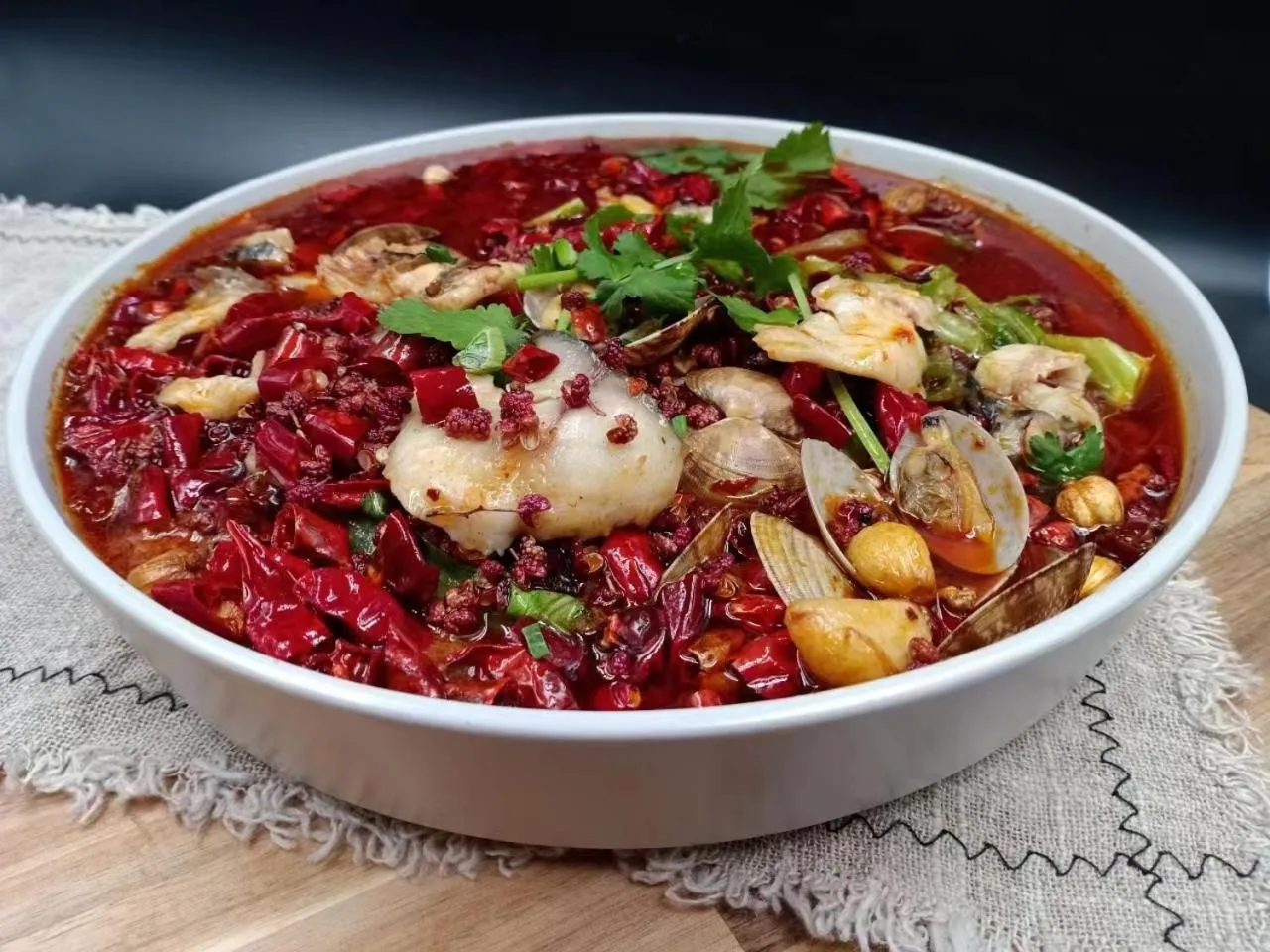 Food in Wuyu Hotel - Chongqing Jiangbei Airport & Light Rail