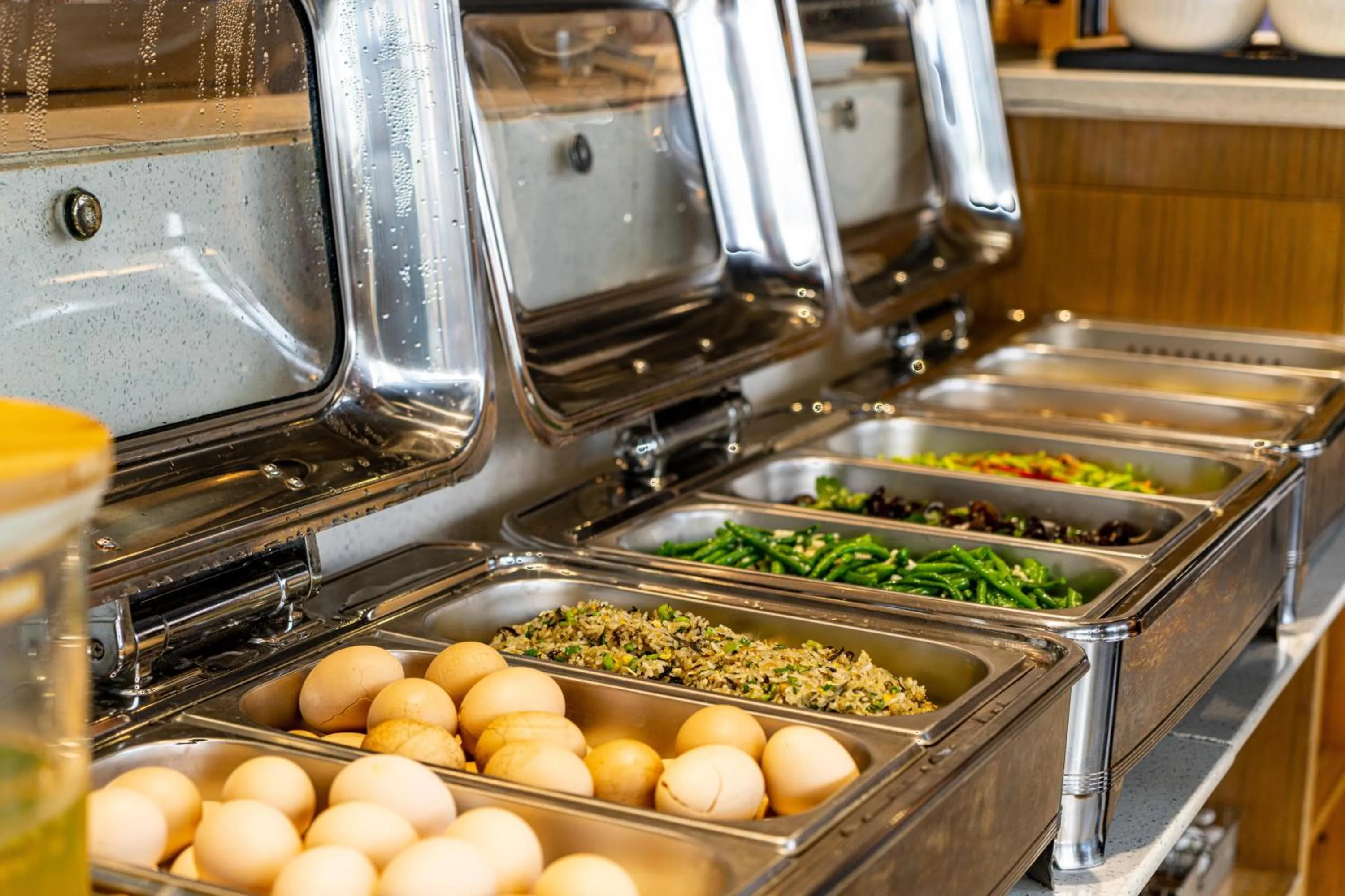 Breakfast in Wuyu Hotel - Chongqing Jiangbei Airport & Light Rail