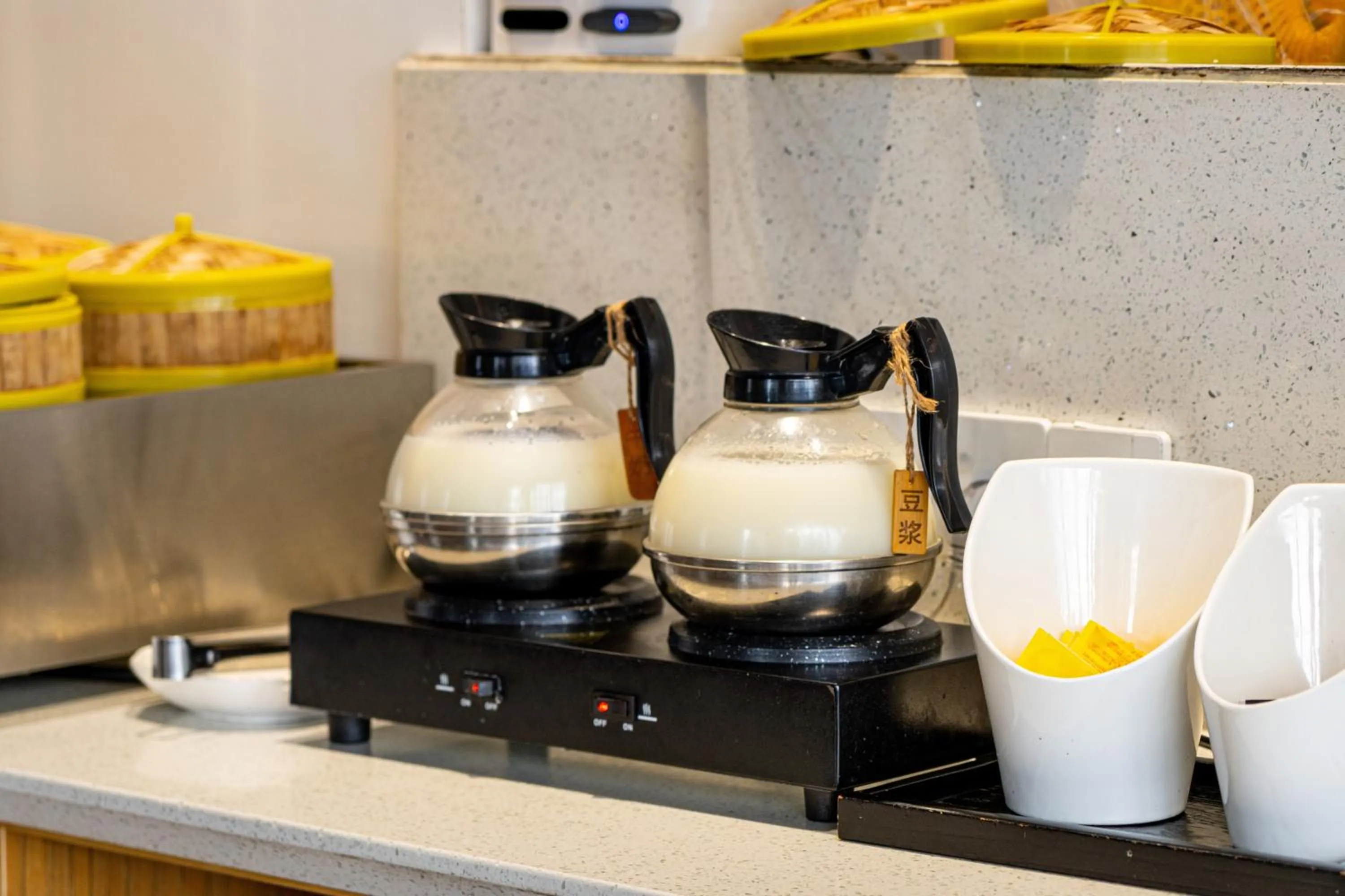 Breakfast in Wuyu Hotel - Chongqing Jiangbei Airport & Light Rail