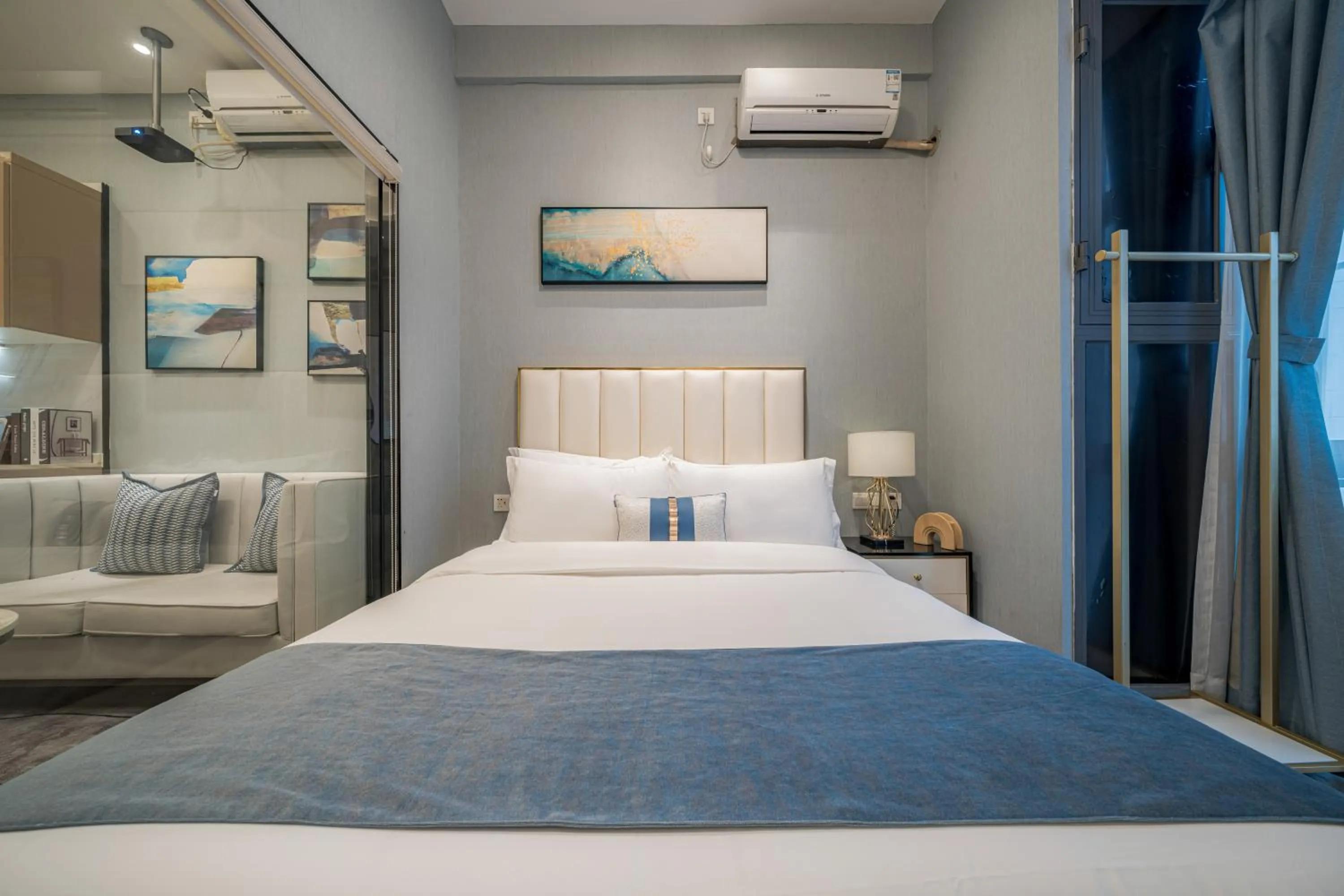 Bedroom, Bed in Gepai Executive Apartment - Shenzhen Futian Convention and Exhibition Center