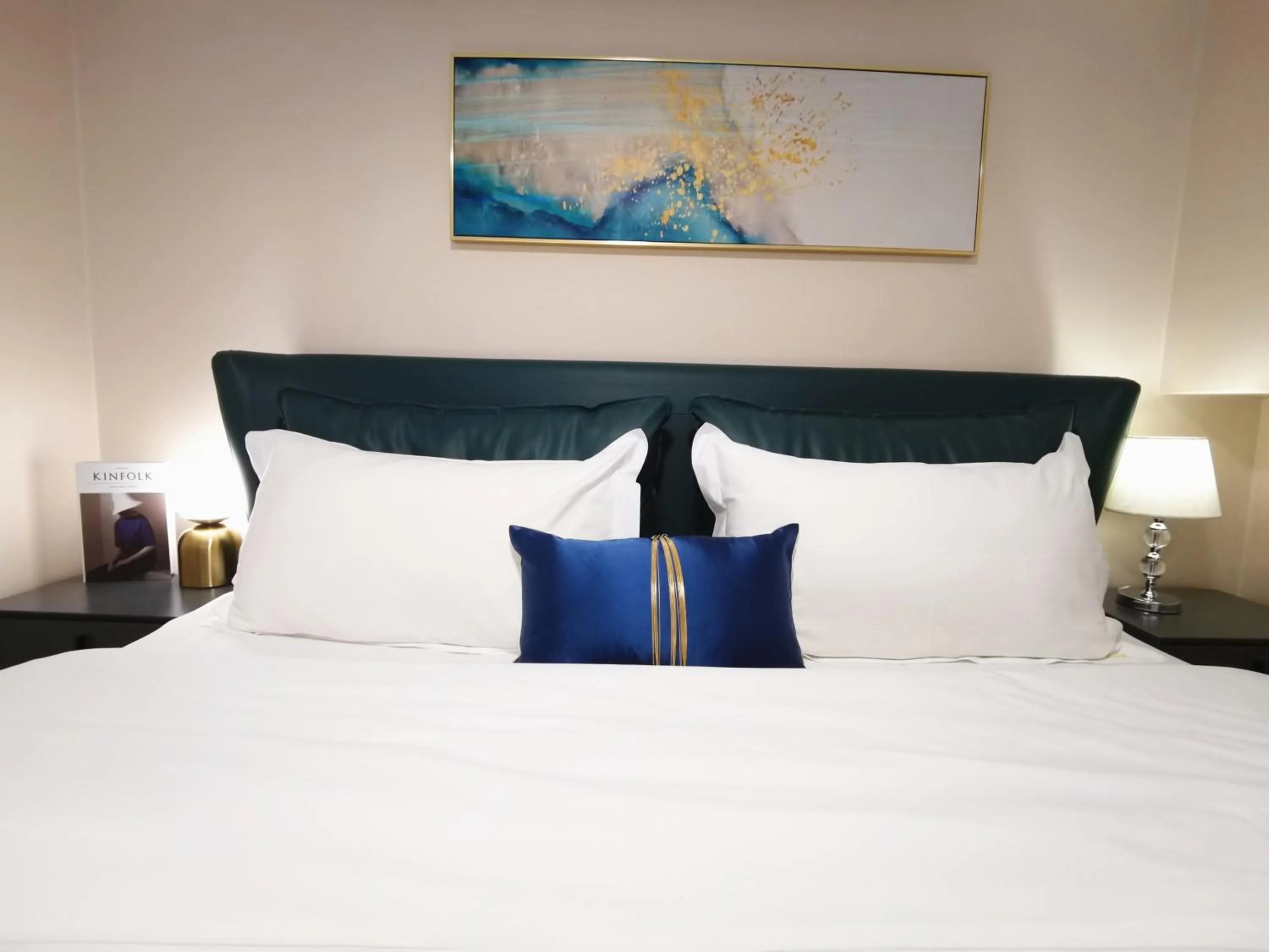 Bedroom, Bed in Gepai Executive Apartment - Shenzhen Futian Convention and Exhibition Center