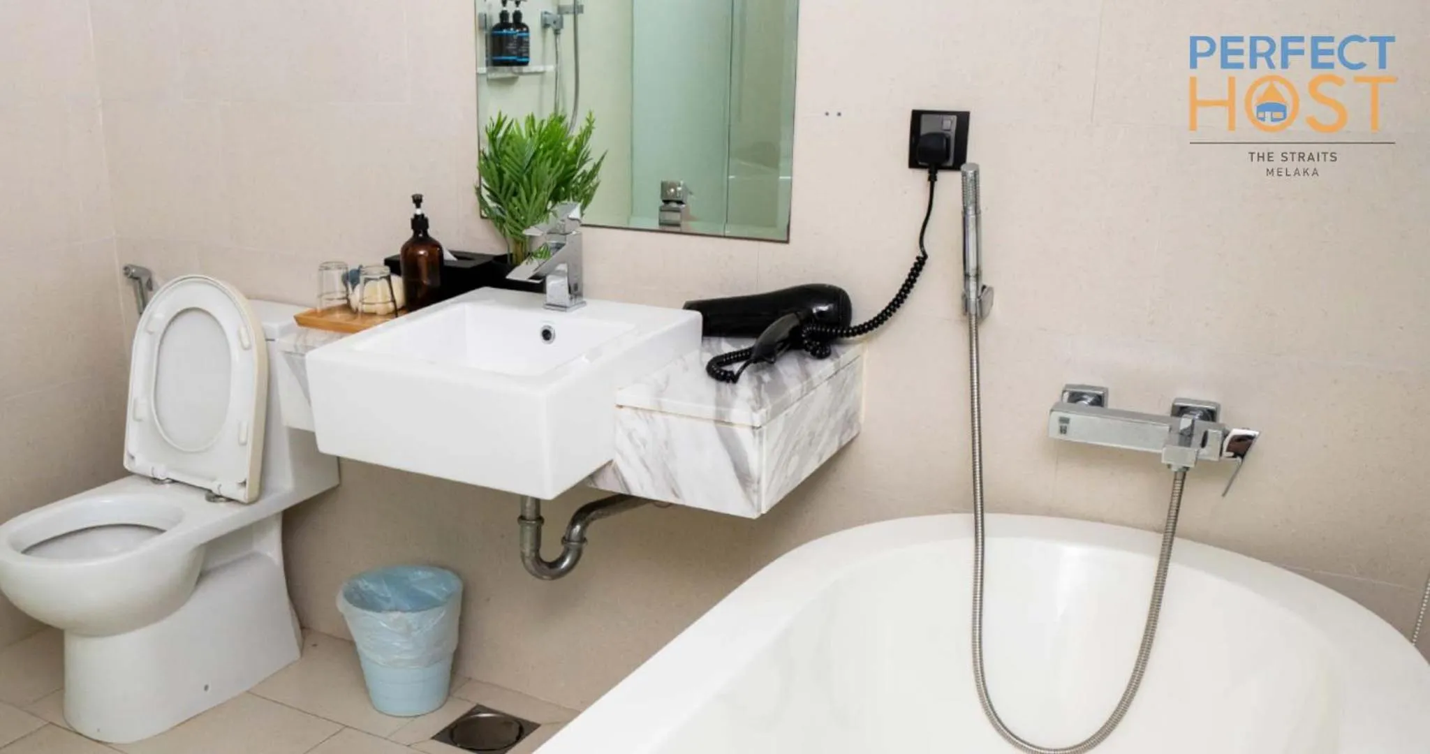 Toilet in The Straits Melaka by Perfect Host