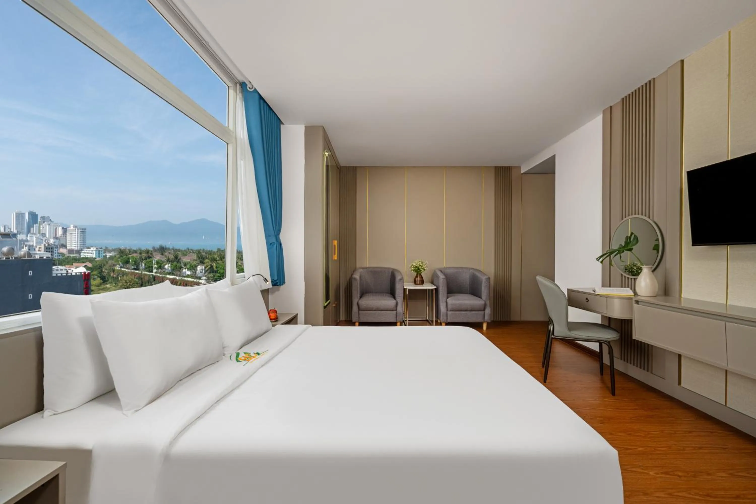 Bed in Fansipan Da Nang Hotel