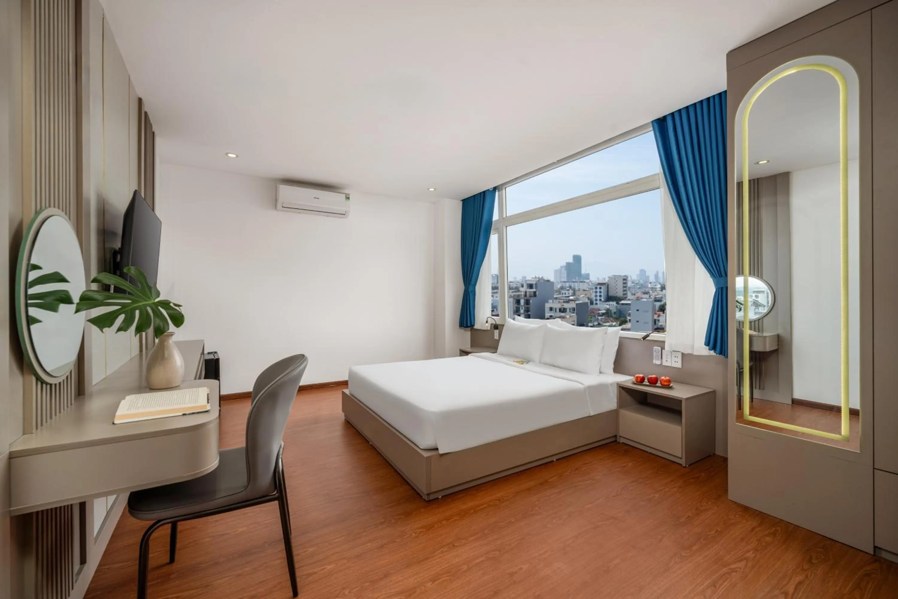 Photo of the whole room, Bed in Fansipan Da Nang Hotel