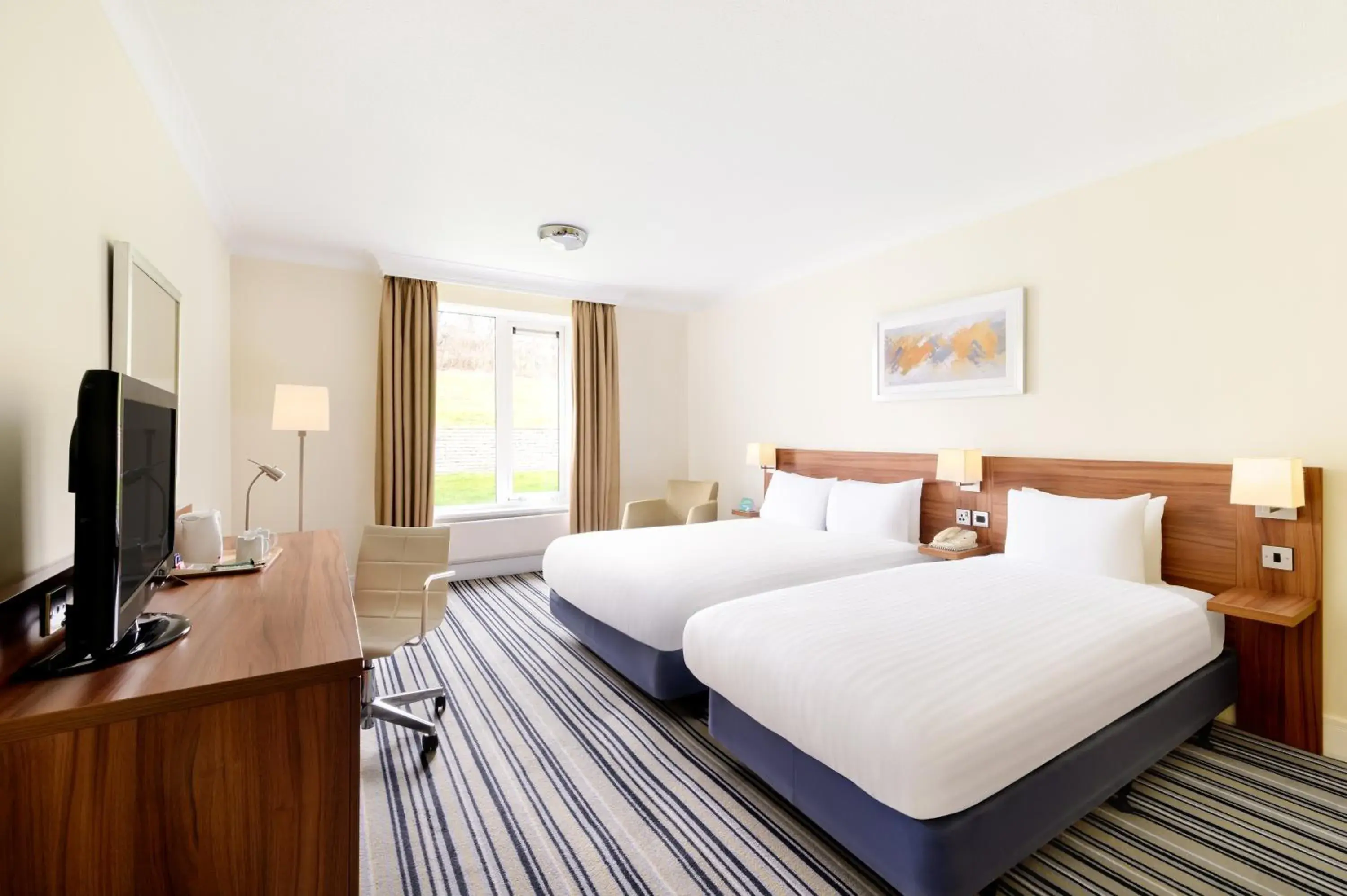 Standard Room with Two Single Beds in Holiday Inn Leeds Brighouse by IHG Standard Room with Two Single Beds in Holiday Inn Leeds Brighouse by IHG