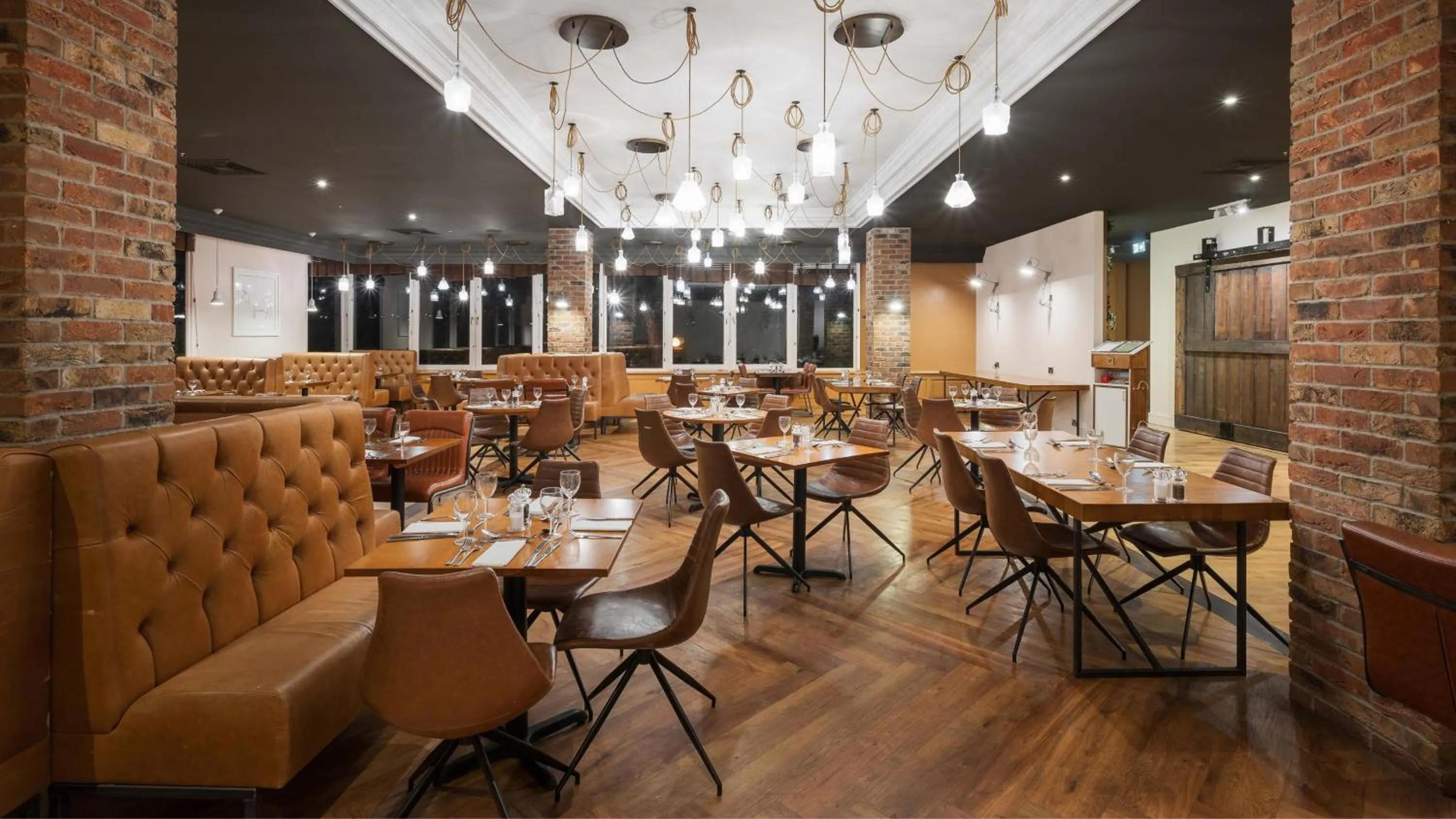 Restaurant/places to eat in Holiday Inn Leeds Brighouse by IHG