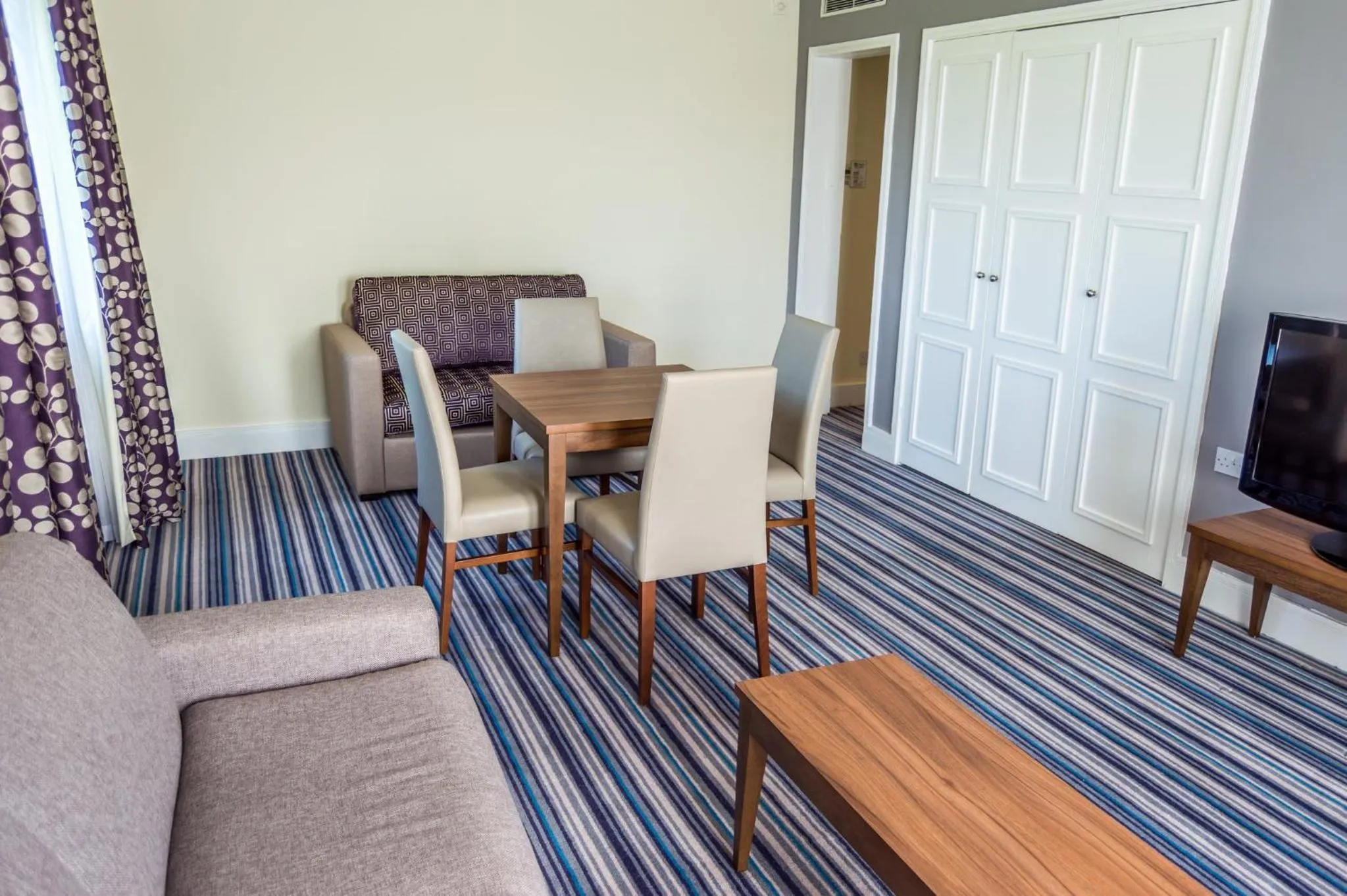 Photo of the whole room in Holiday Inn Leeds Brighouse by IHG