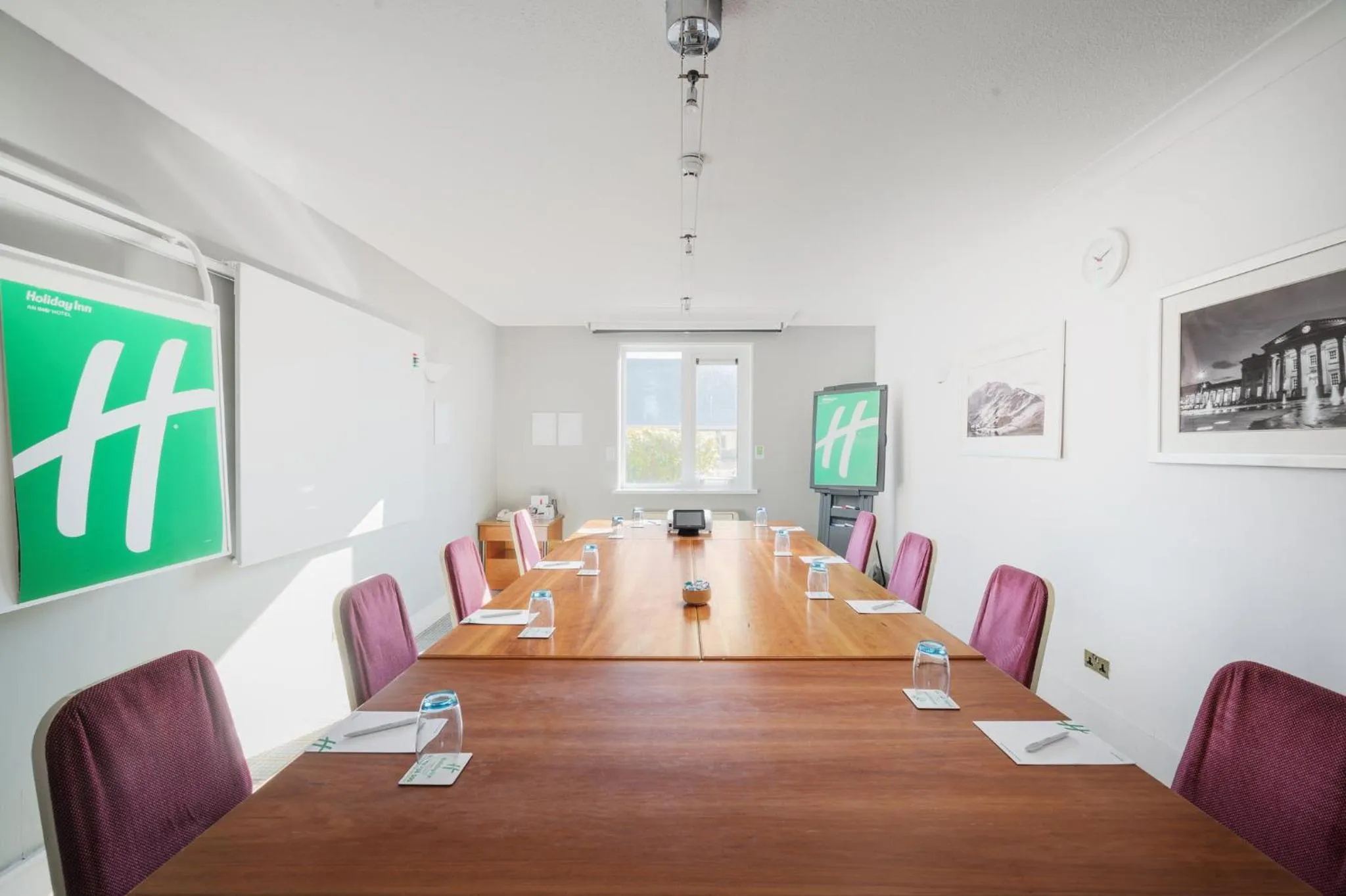 Meeting/conference room in Holiday Inn Leeds Brighouse by IHG