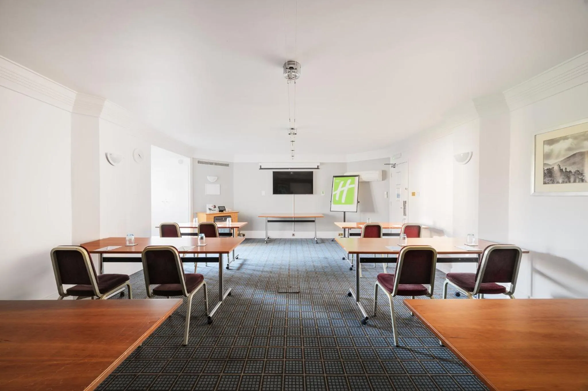 Meeting/conference room in Holiday Inn Leeds Brighouse by IHG