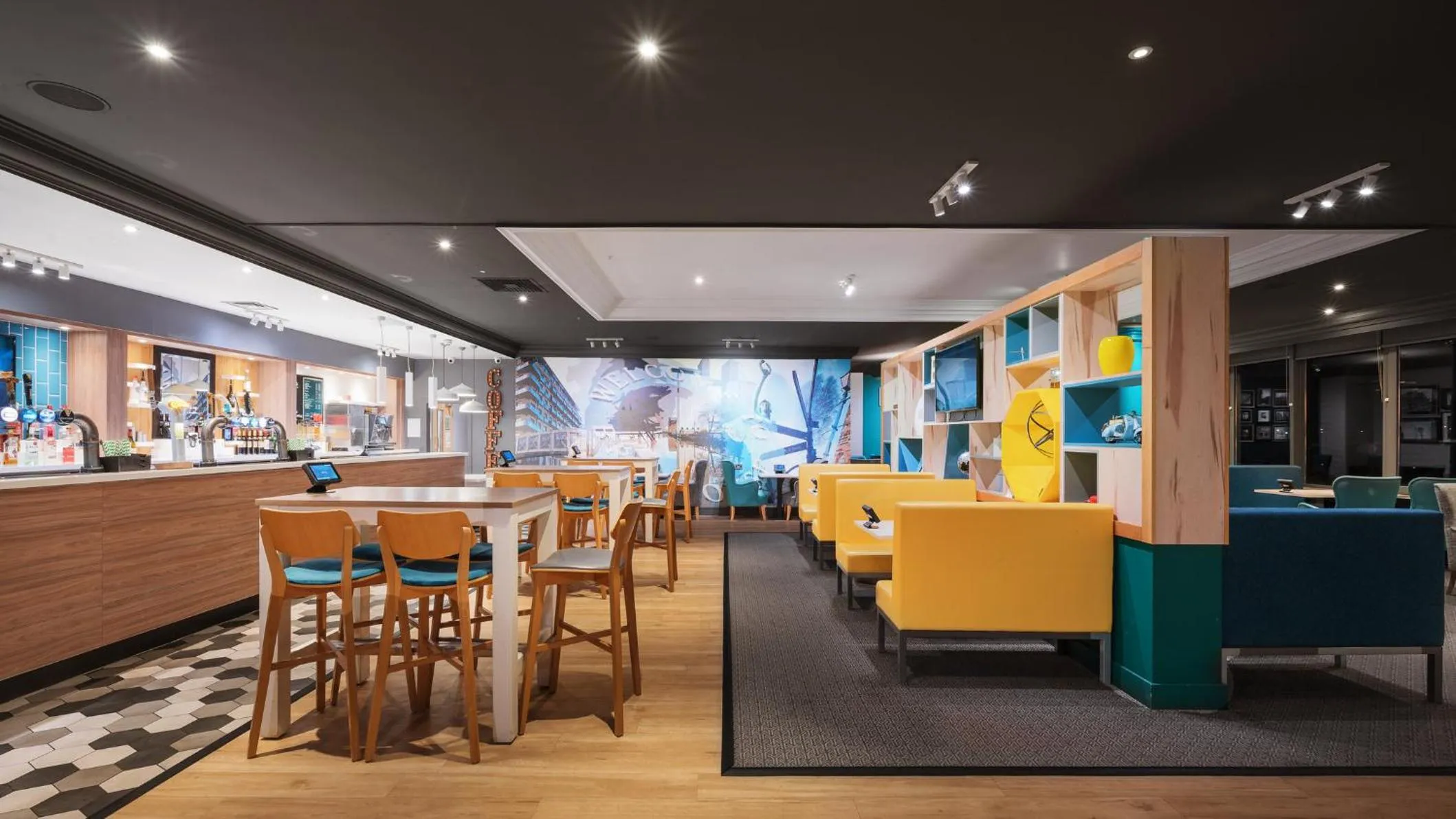 Lounge or bar in Holiday Inn Leeds Brighouse by IHG
