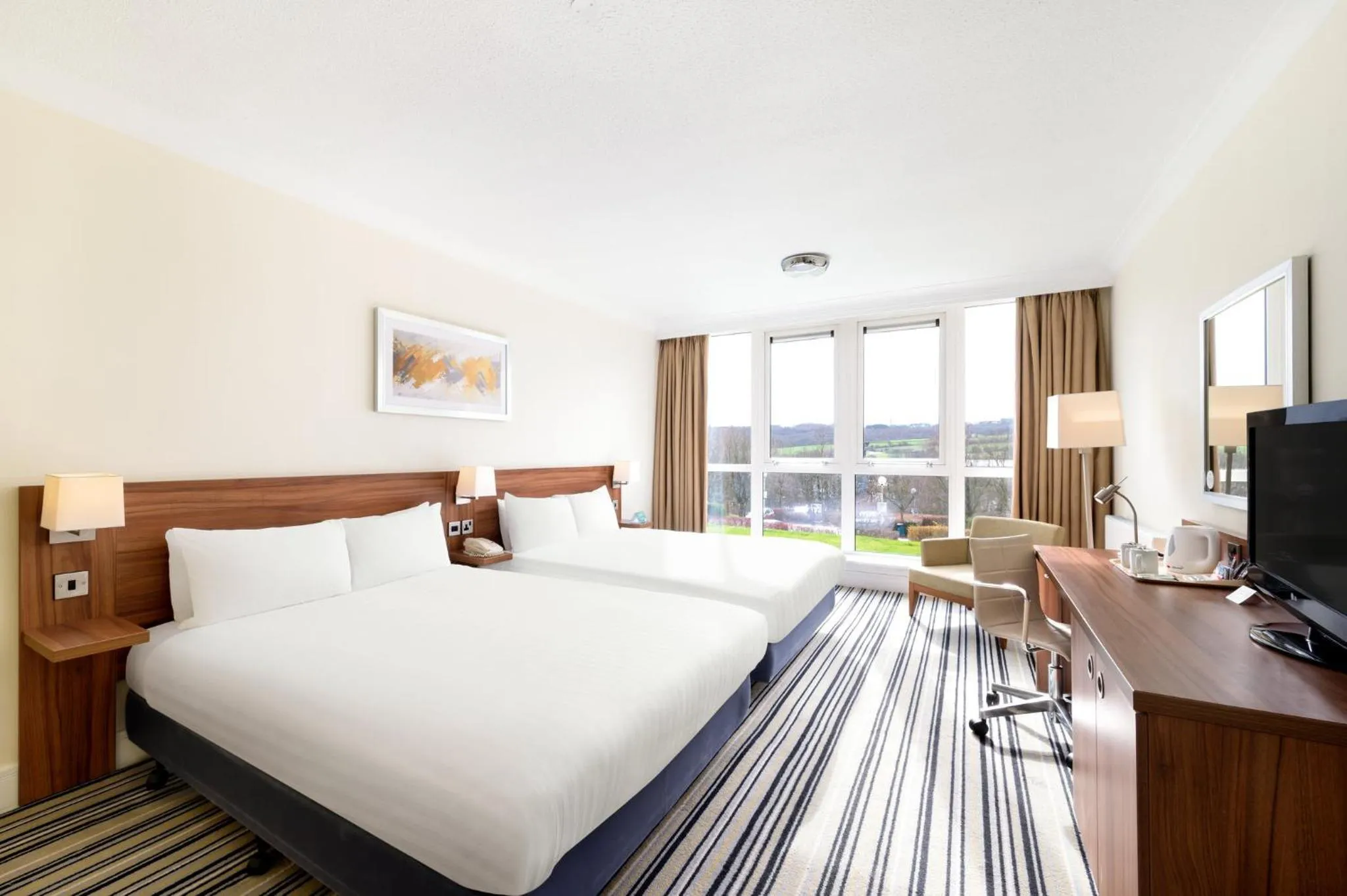 Photo of the whole room, Bed in Holiday Inn Leeds Brighouse by IHG