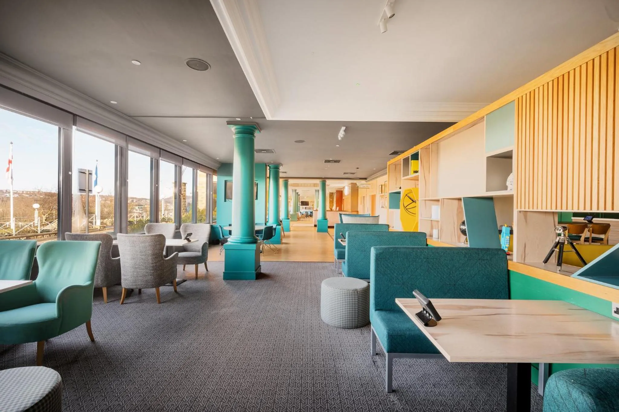 Lounge or bar in Holiday Inn Leeds Brighouse by IHG