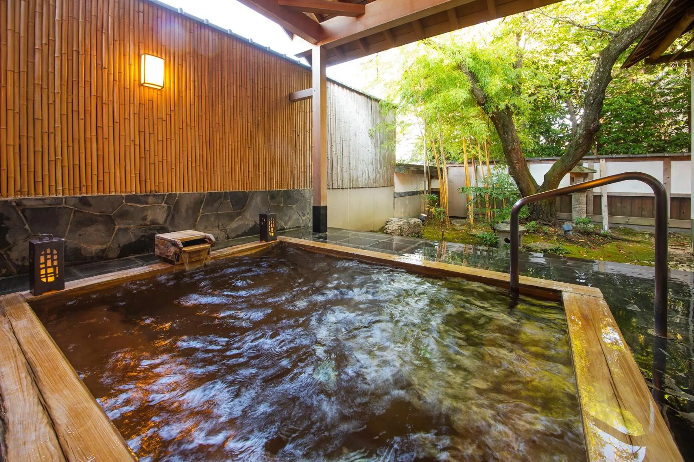 Day in Ryoutei Ryokan Yasui