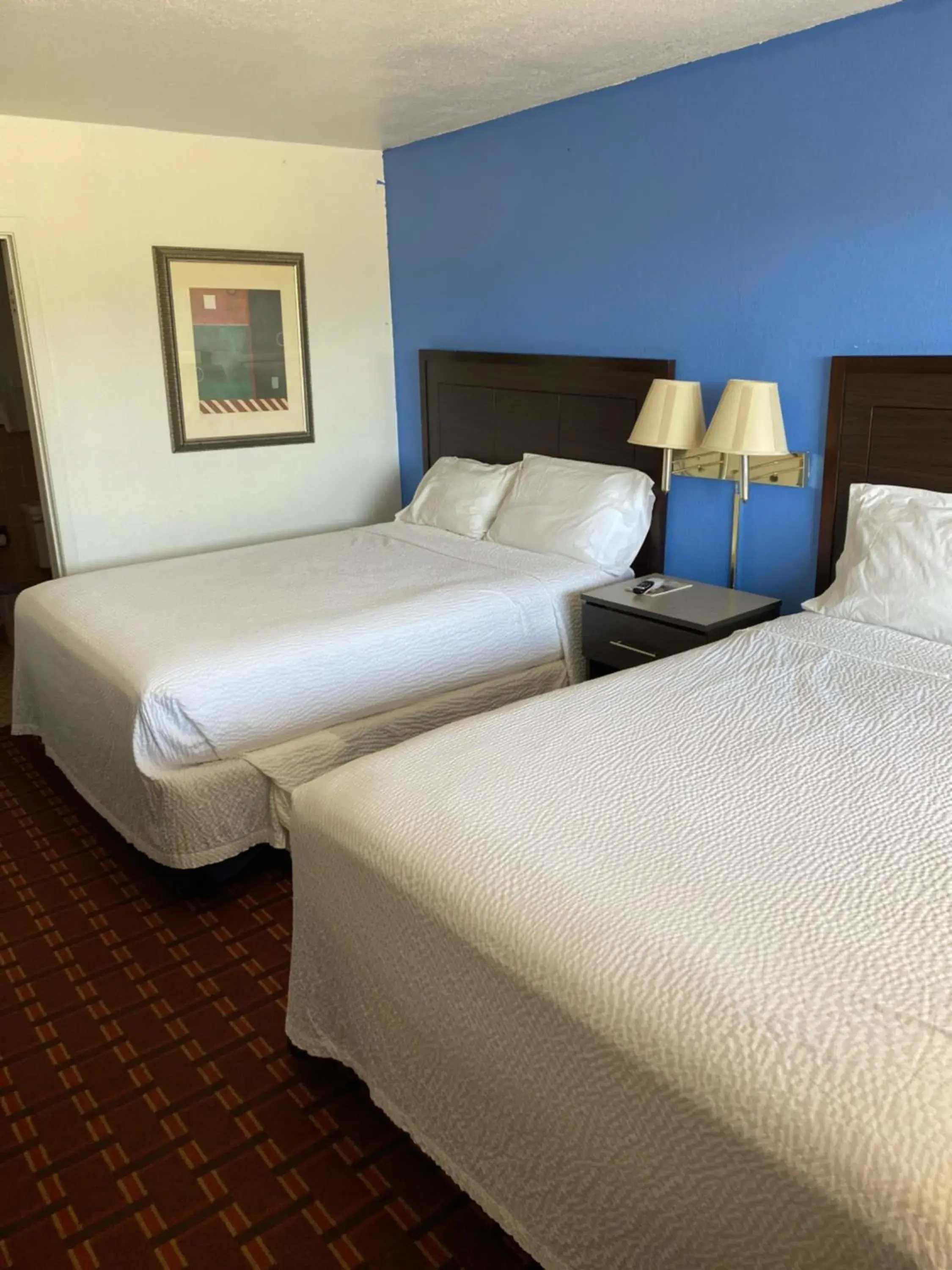 Double Room in American Inn Double Room in American Inn