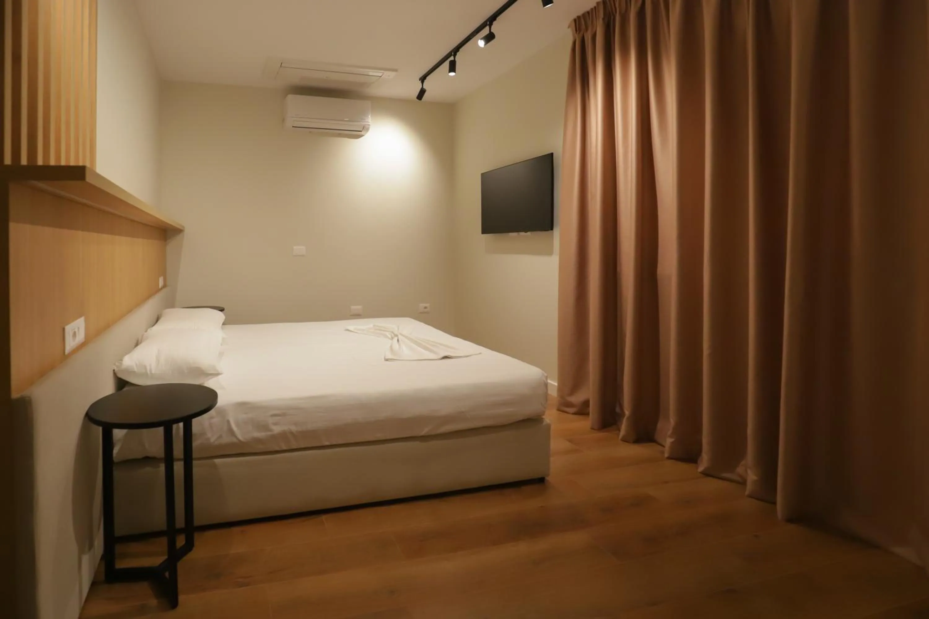 Bed in Hotel Relax City Center