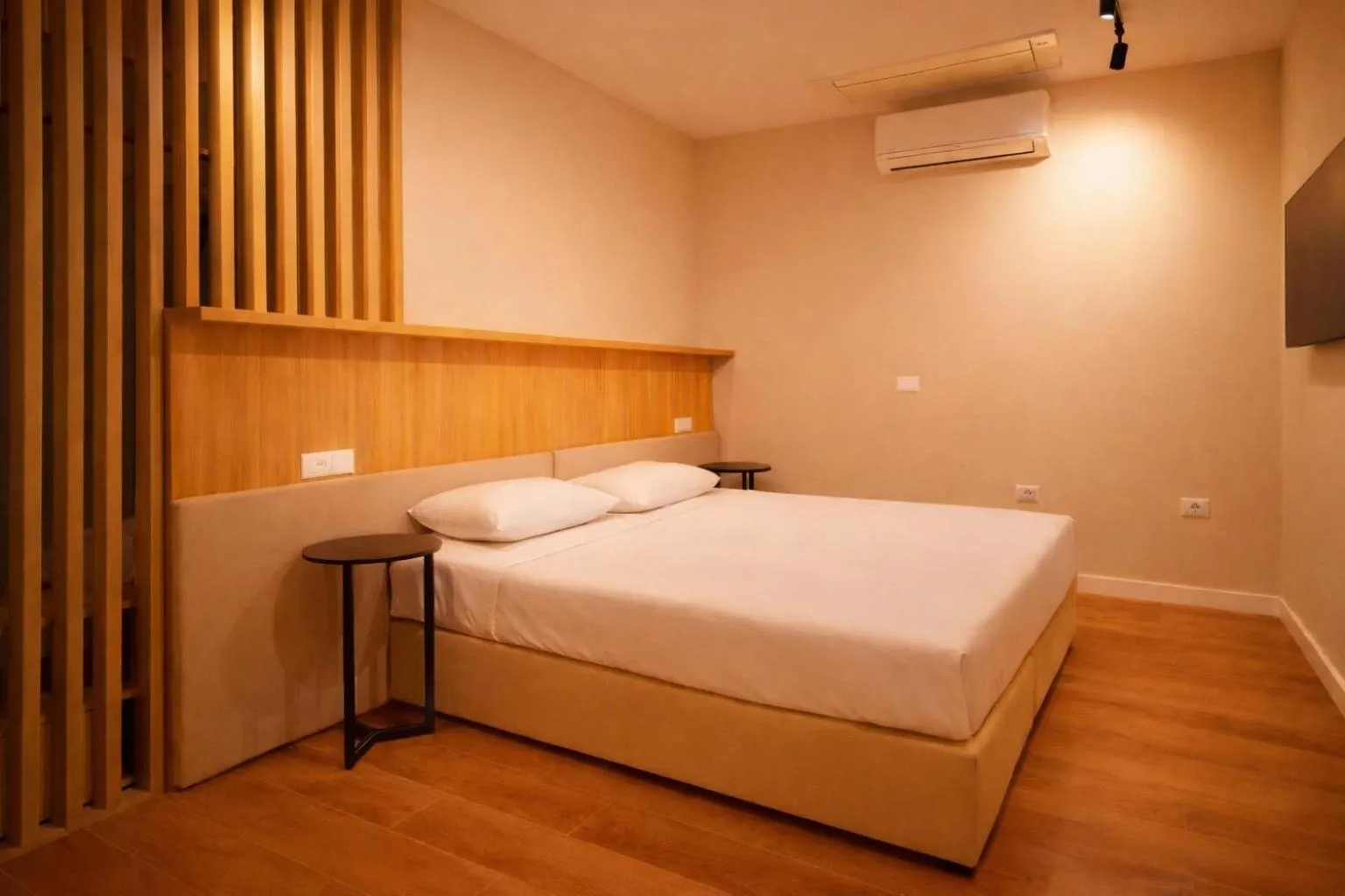 Bed in Hotel Relax City Center