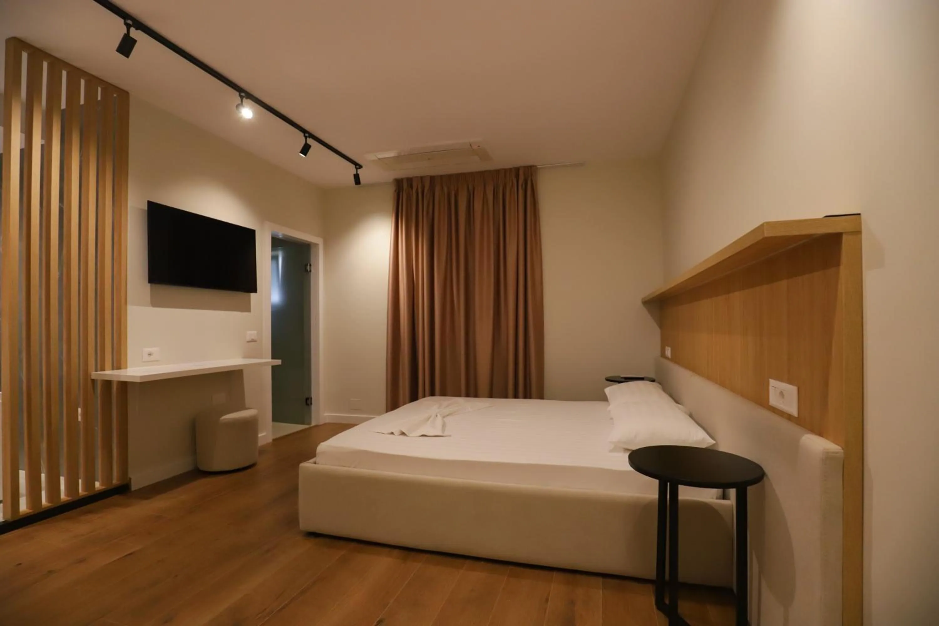 Bed in Hotel Relax City Center