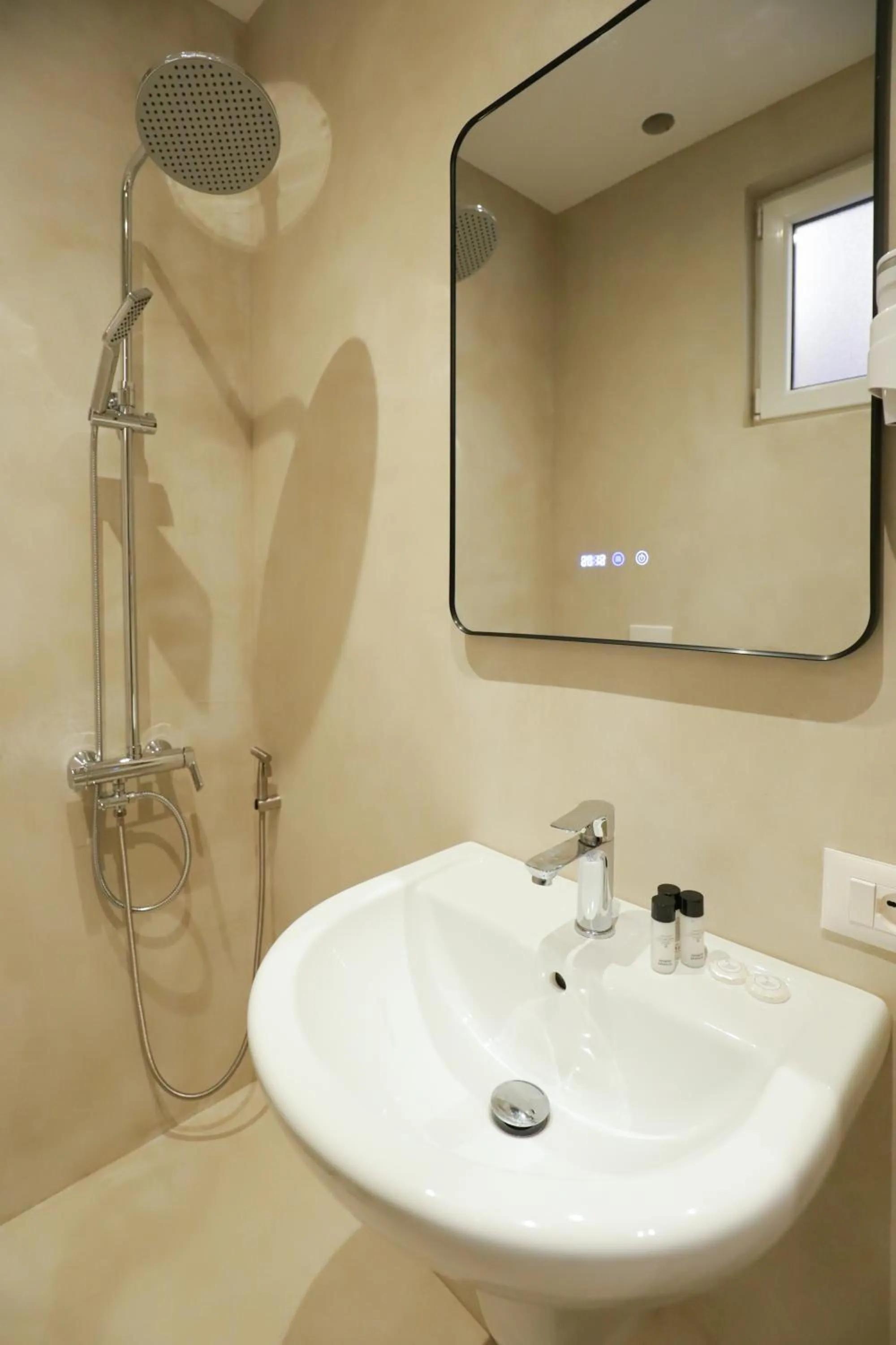 Shower in Hotel Relax City Center