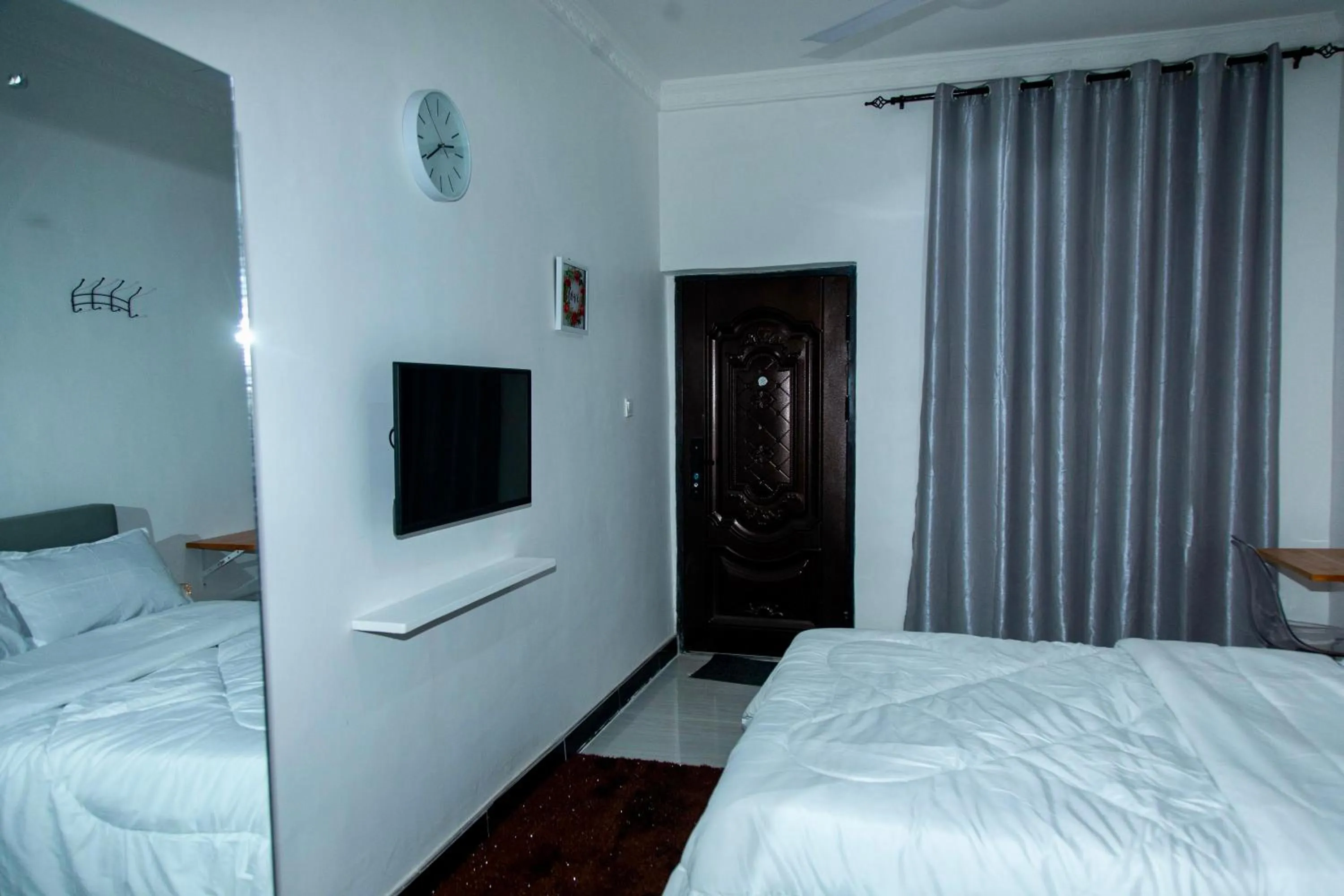TV and multimedia, Bed in BryMac Hotel