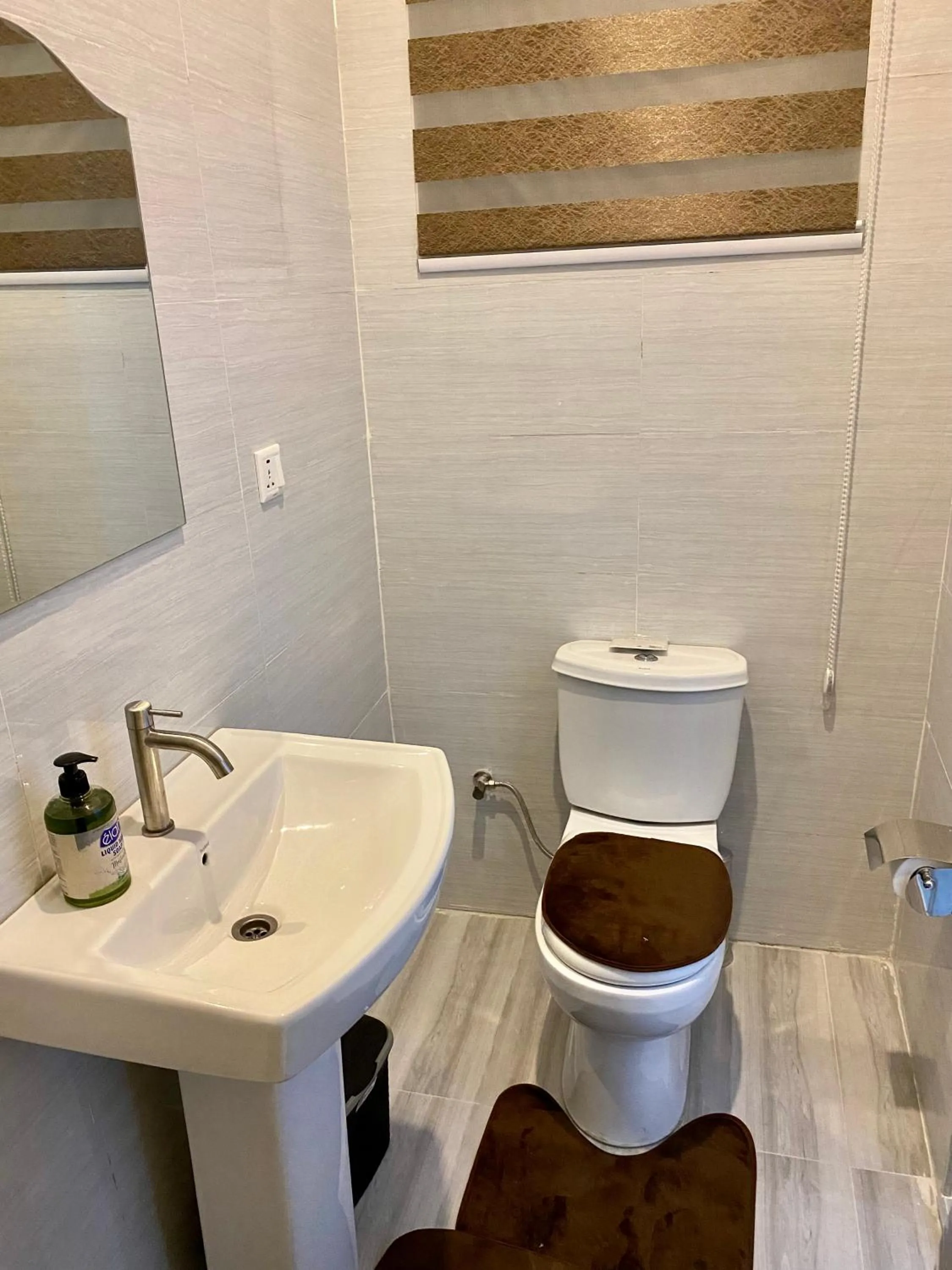 Toilet in BryMac Hotel