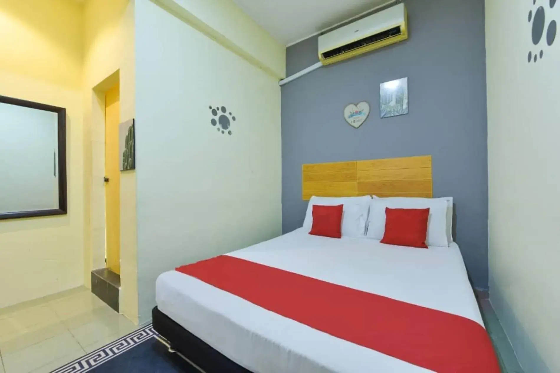 Standard Queen Room in Dimensi Hotel Standard Queen Room in Dimensi Hotel