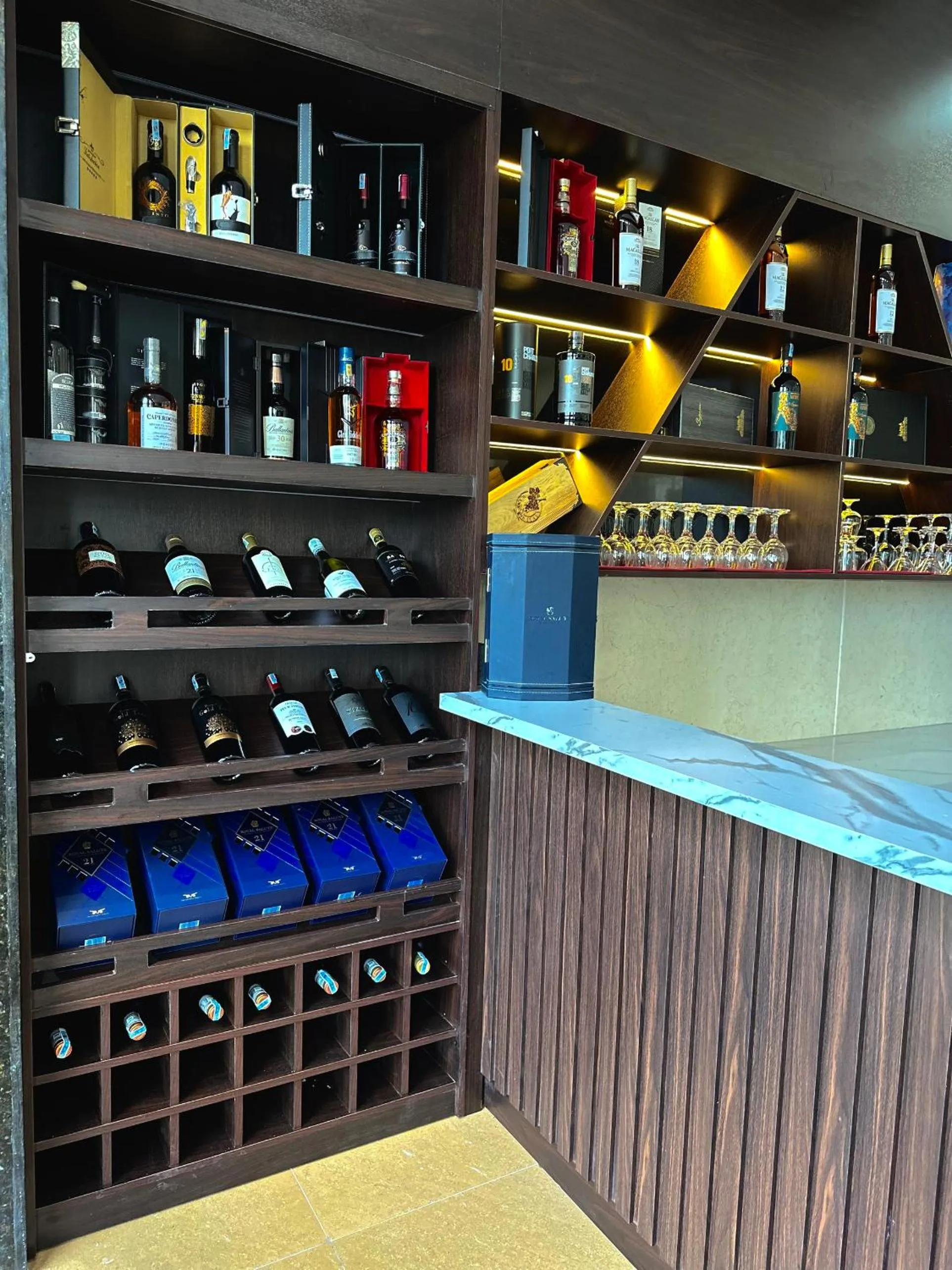 Lounge or bar in ViAn Hotel And Spa Danang