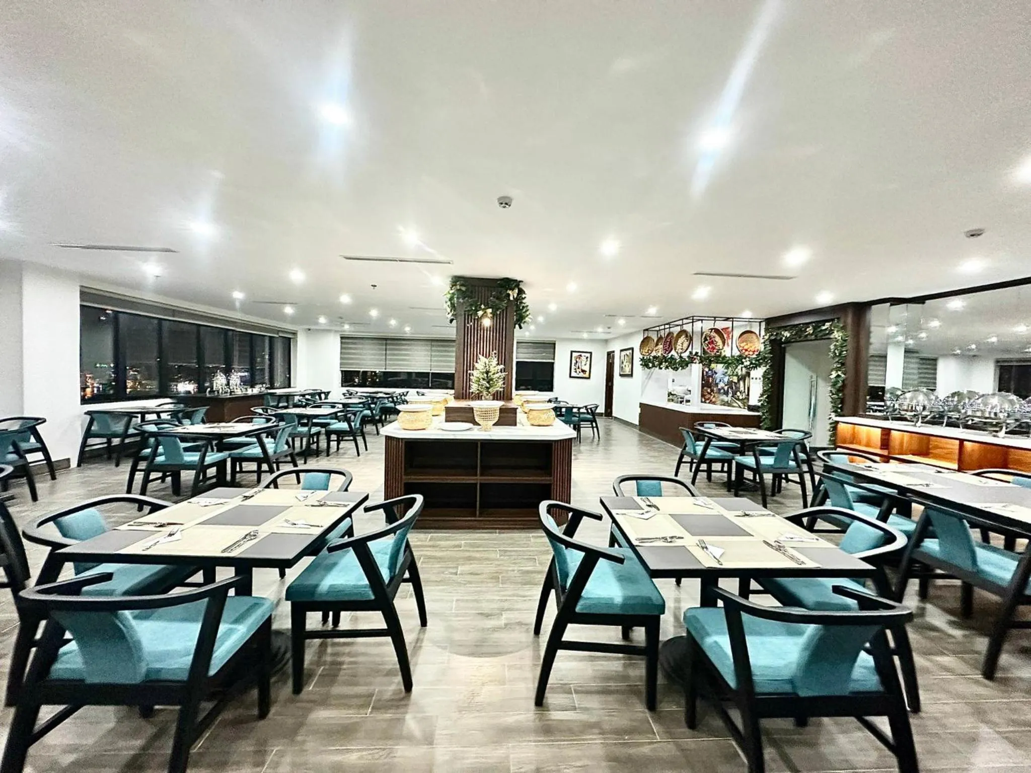 Restaurant/places to eat in ViAn Hotel And Spa Danang