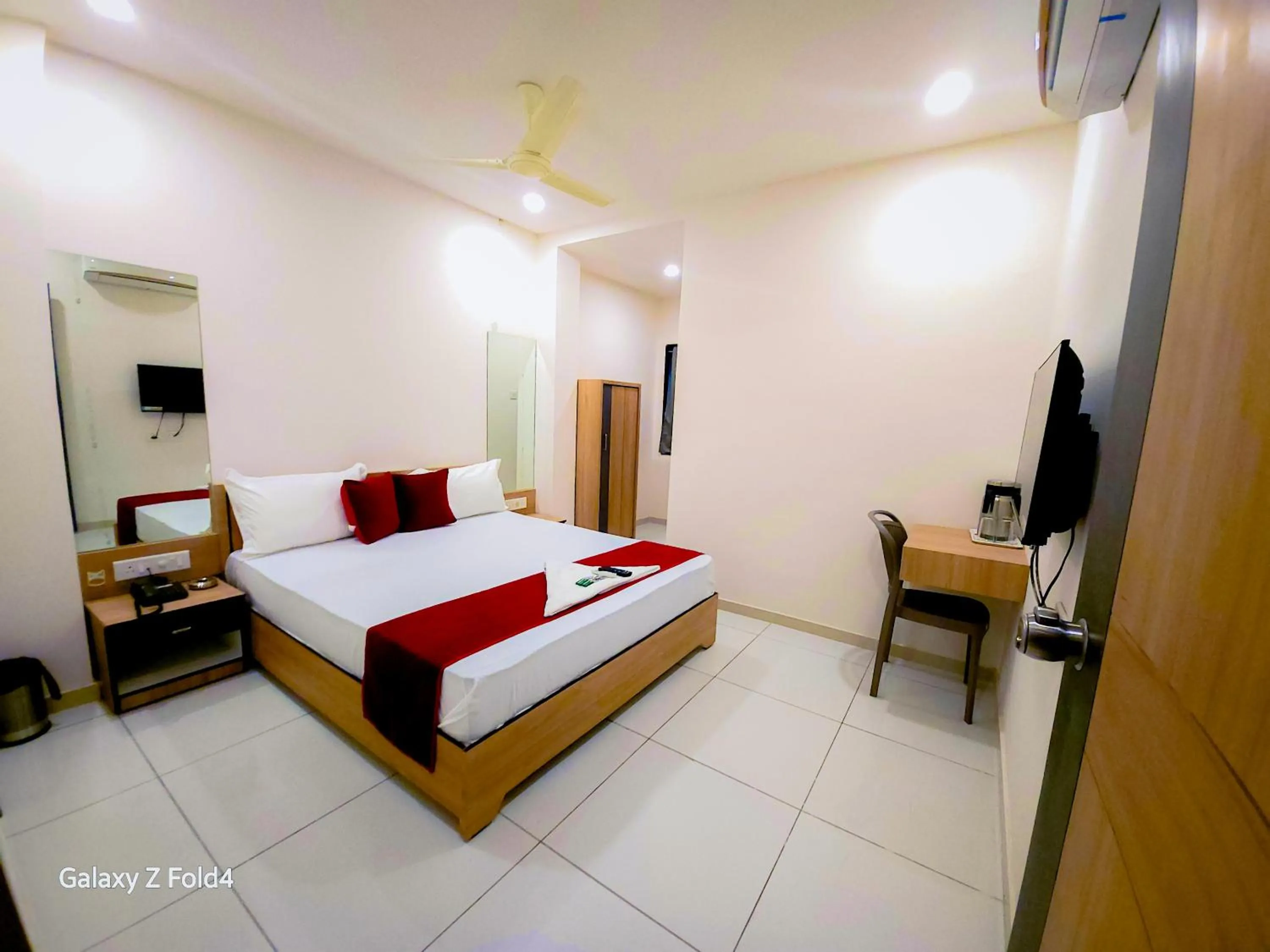 Bedroom, Bed in Hotel Near Me, Rajkot