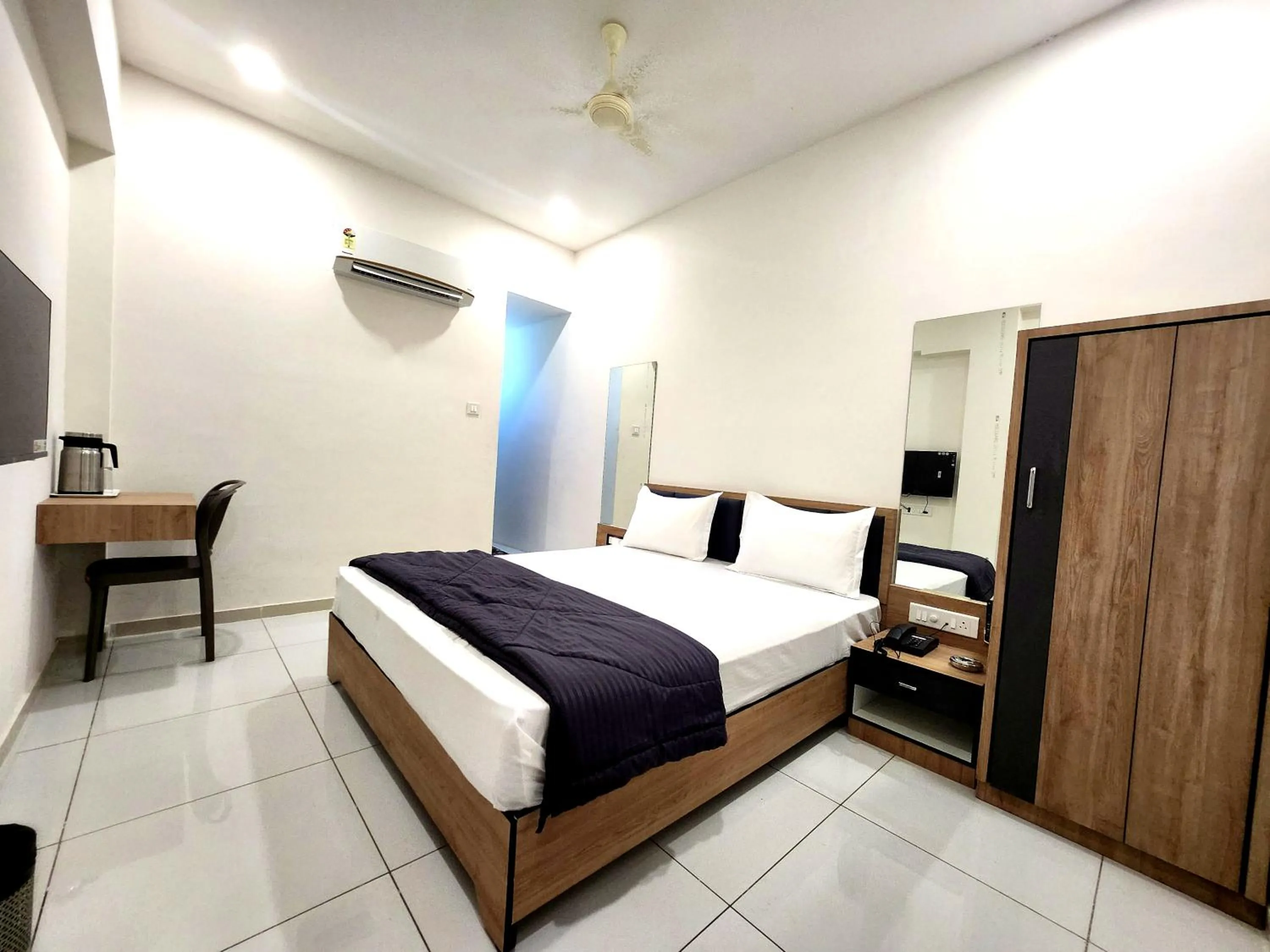 Bed in Hotel Near Me, Rajkot