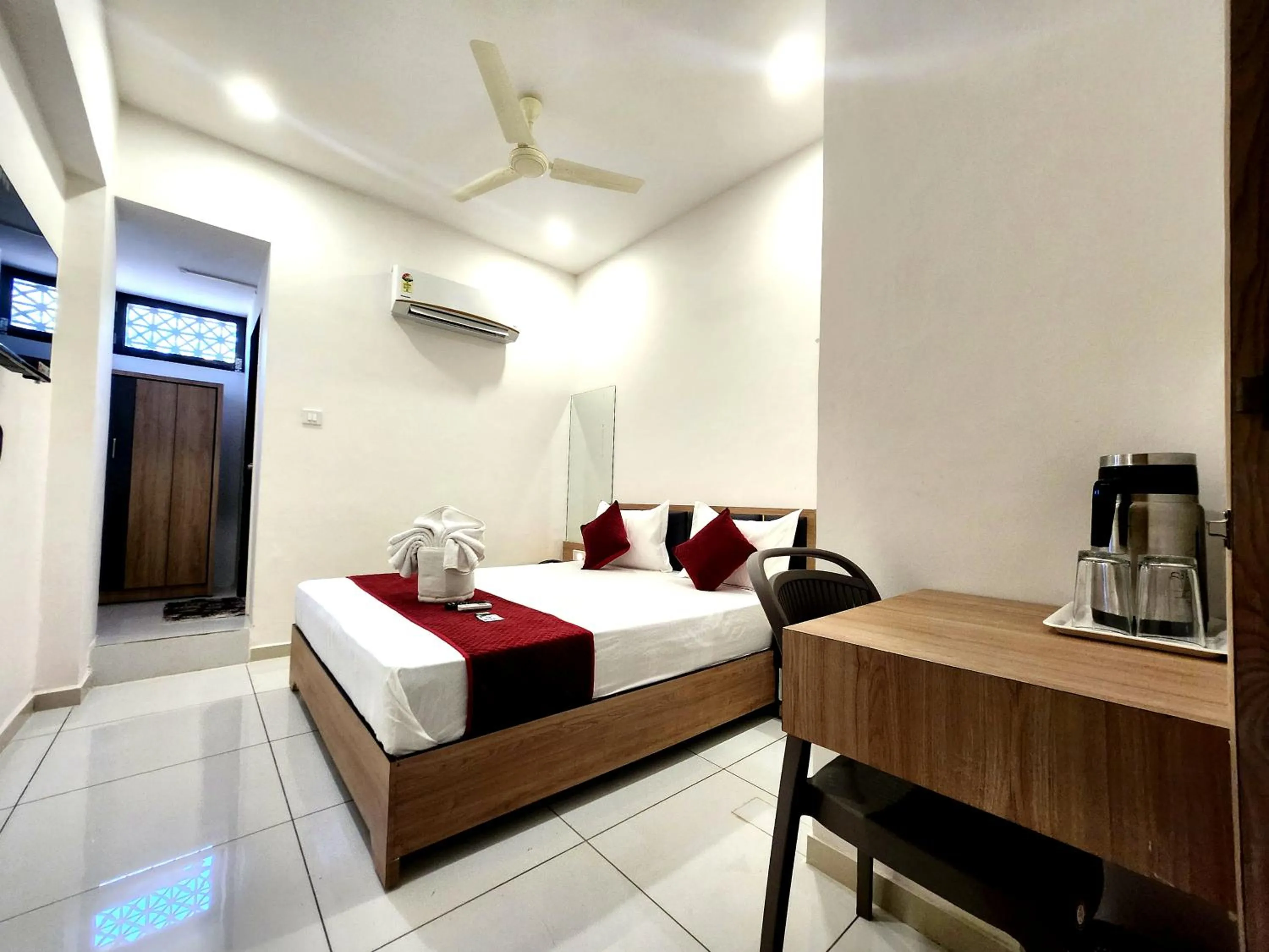 Bedroom, Bed in Hotel Near Me, Rajkot