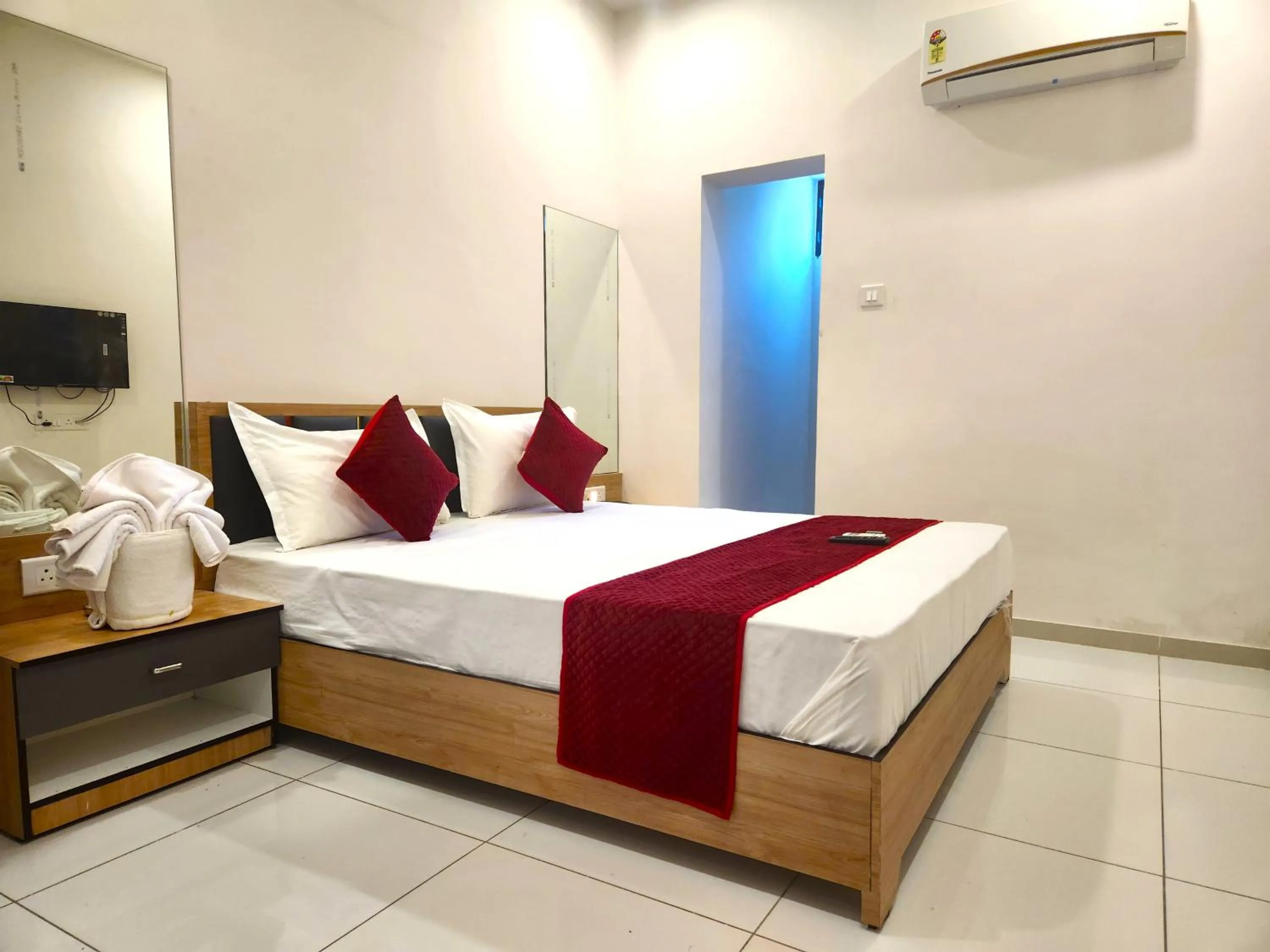 Bed in Hotel Near Me, Rajkot