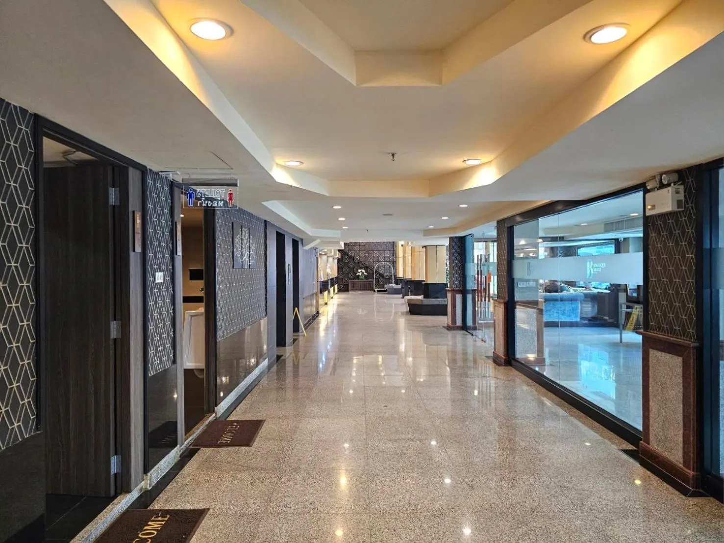 Toilet in Boutique Bravo Hotel