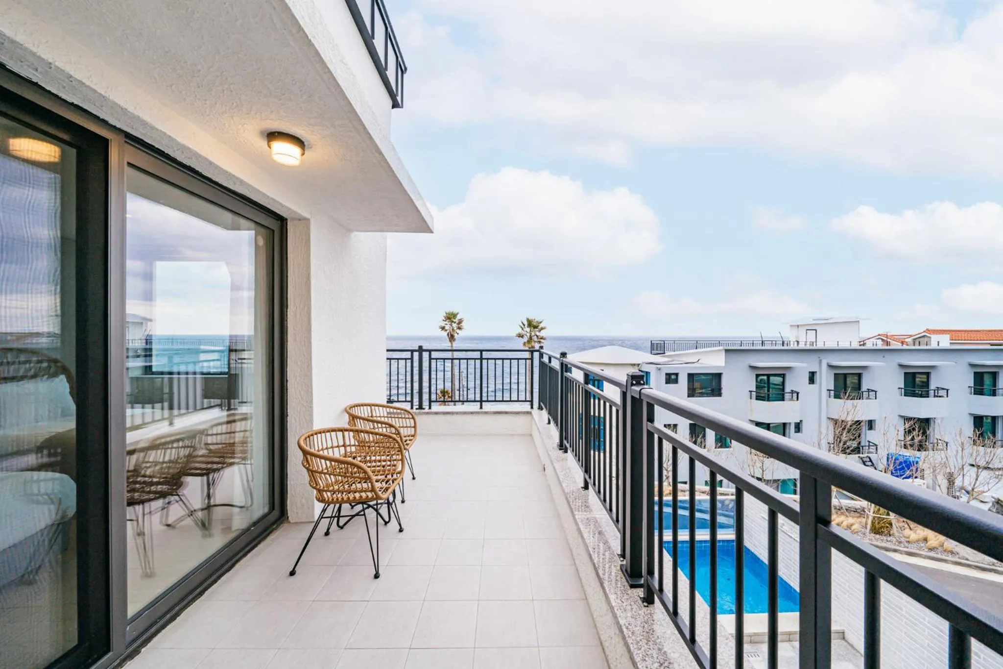 Property building in Ddosi Aewol Pool Villa