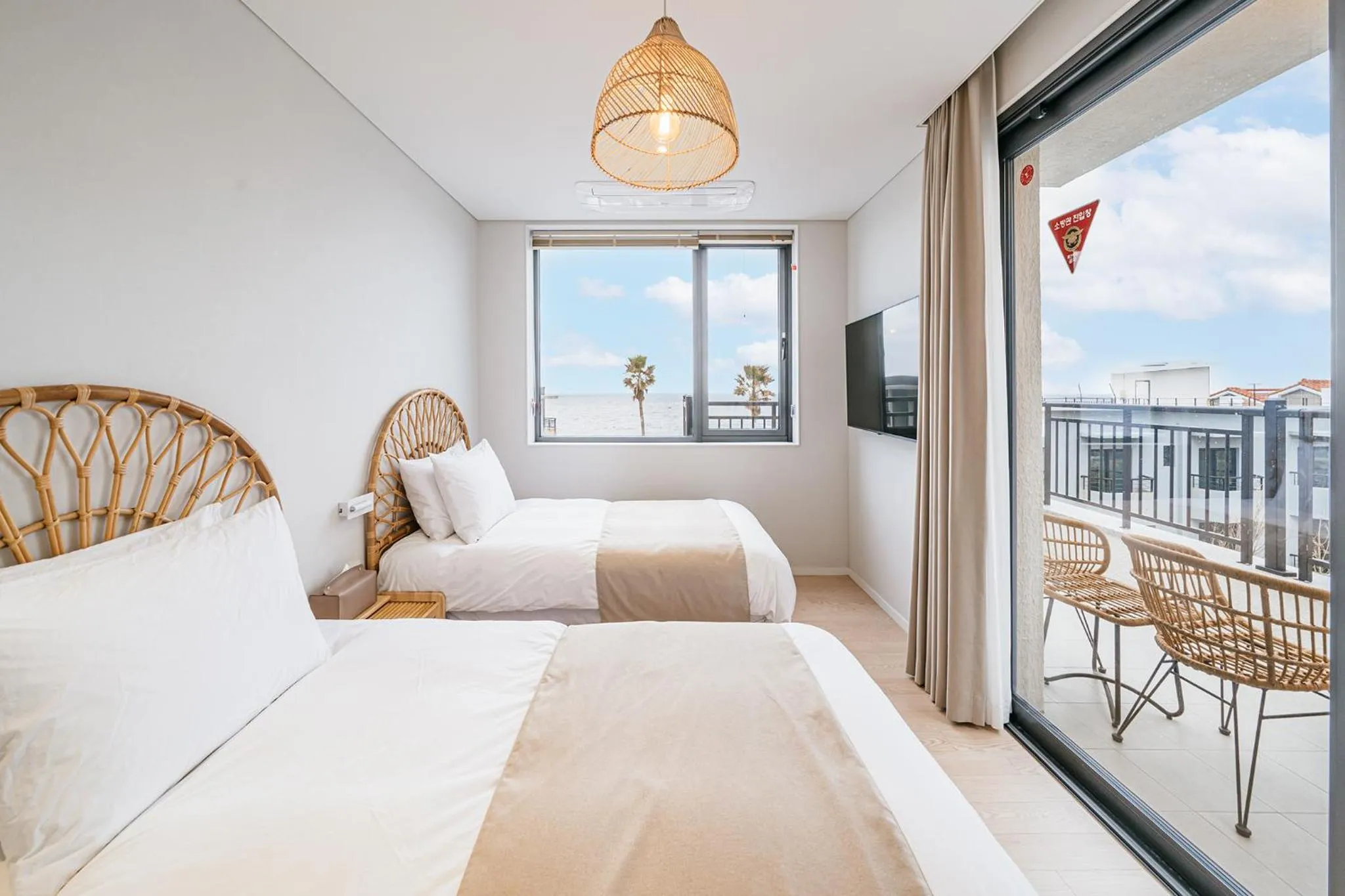 Bed in Ddosi Aewol Pool Villa